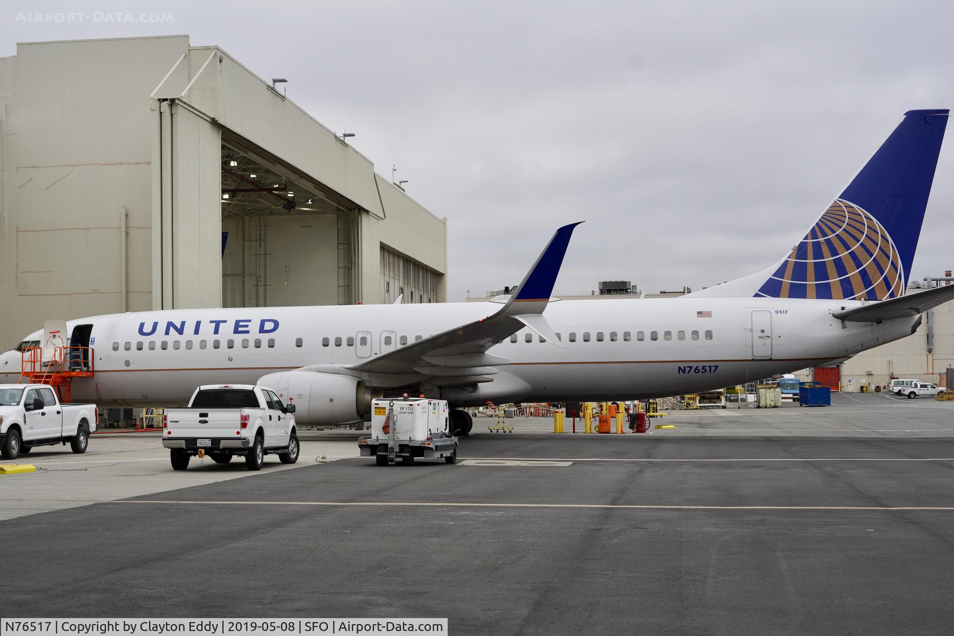 N76517, 2008 Boeing 737-824 C/N 31628, SFO 2019.