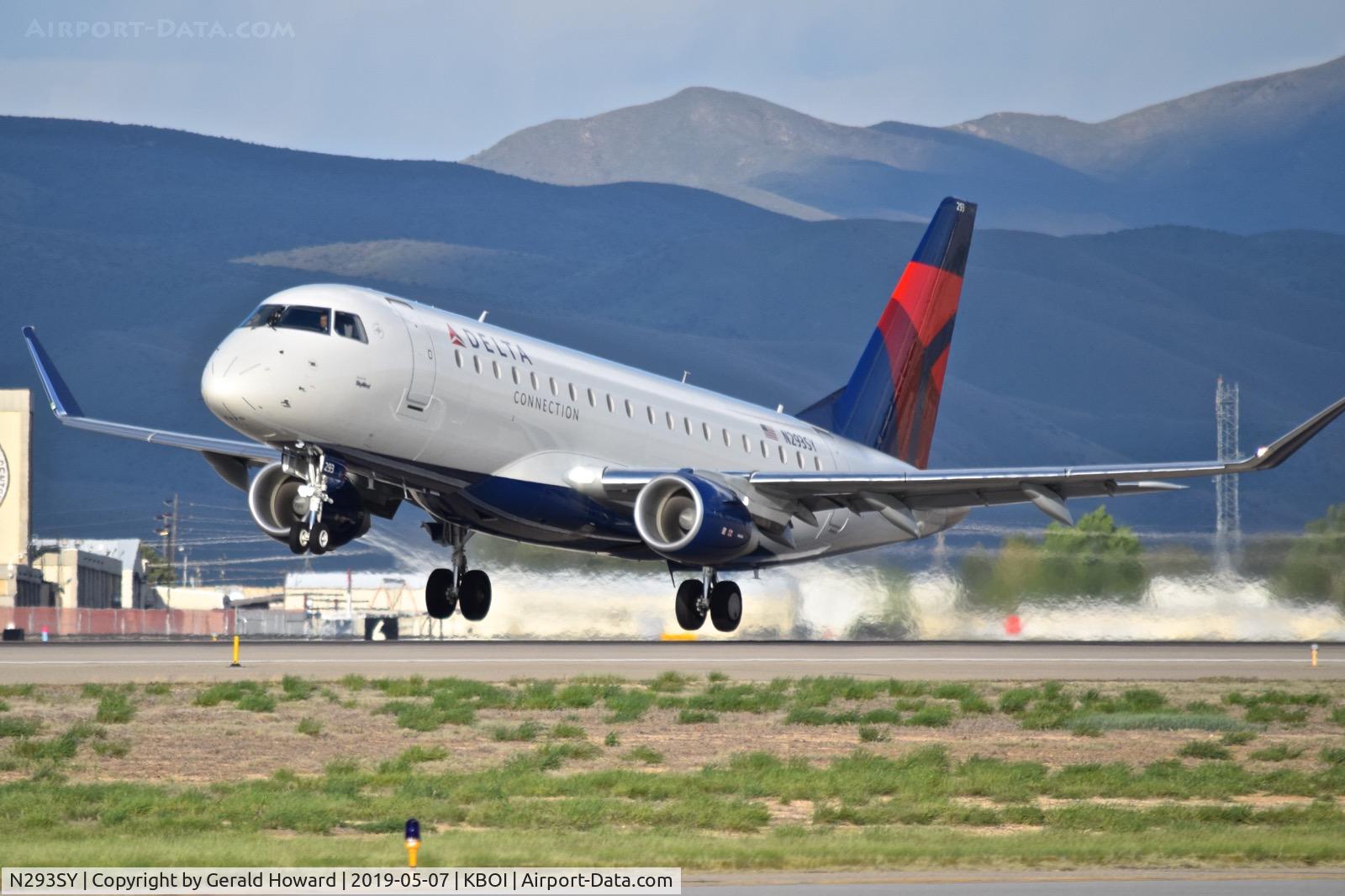 N293SY, 2019 Embraer 175LR (ERJ-170-200LR) C/N 17000787, Take off from RWY 28L.