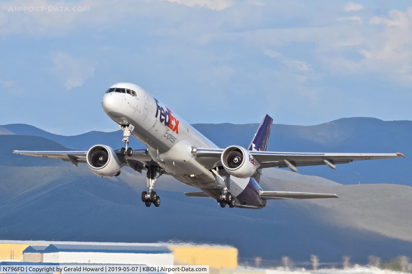 N796FD, 1993 Boeing 757-222F C/N 26710, Take off from RWY 28L.