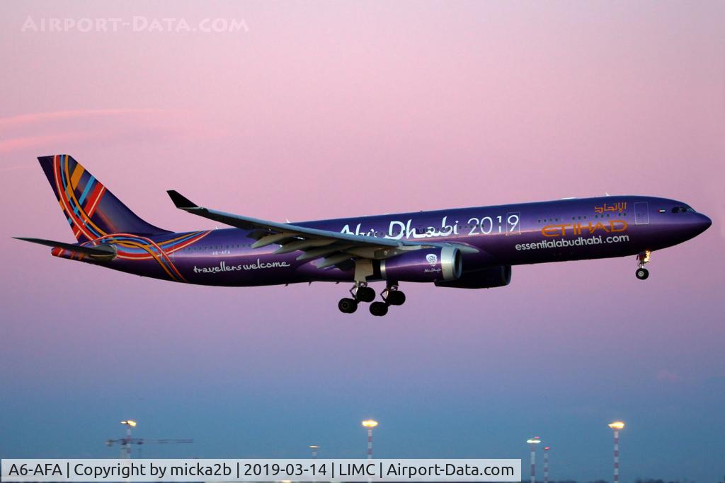 A6-AFA, 2009 Airbus A330-343X C/N 1071, Landing