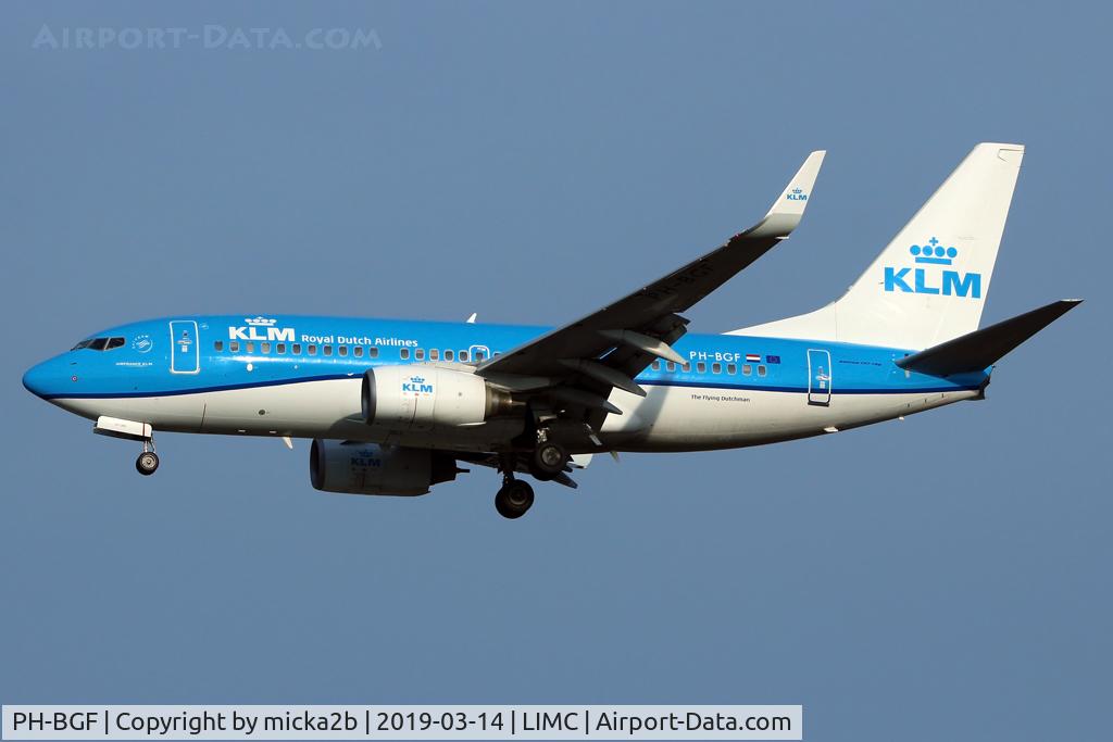 PH-BGF, 2008 Boeing 737-7K2 C/N 30365, Landing