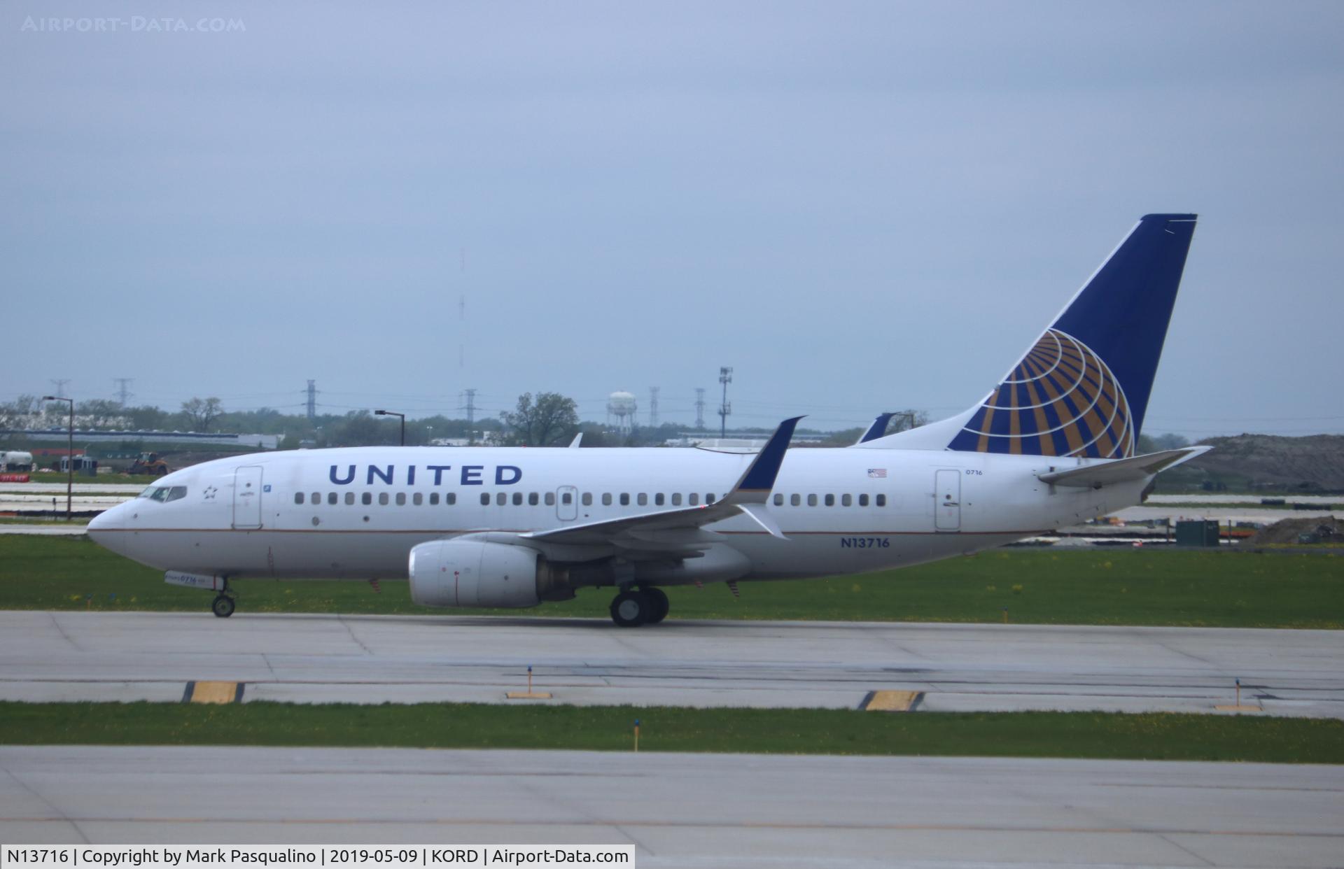 N13716, 1998 Boeing 737-724 C/N 28787, Boeing 737-724
