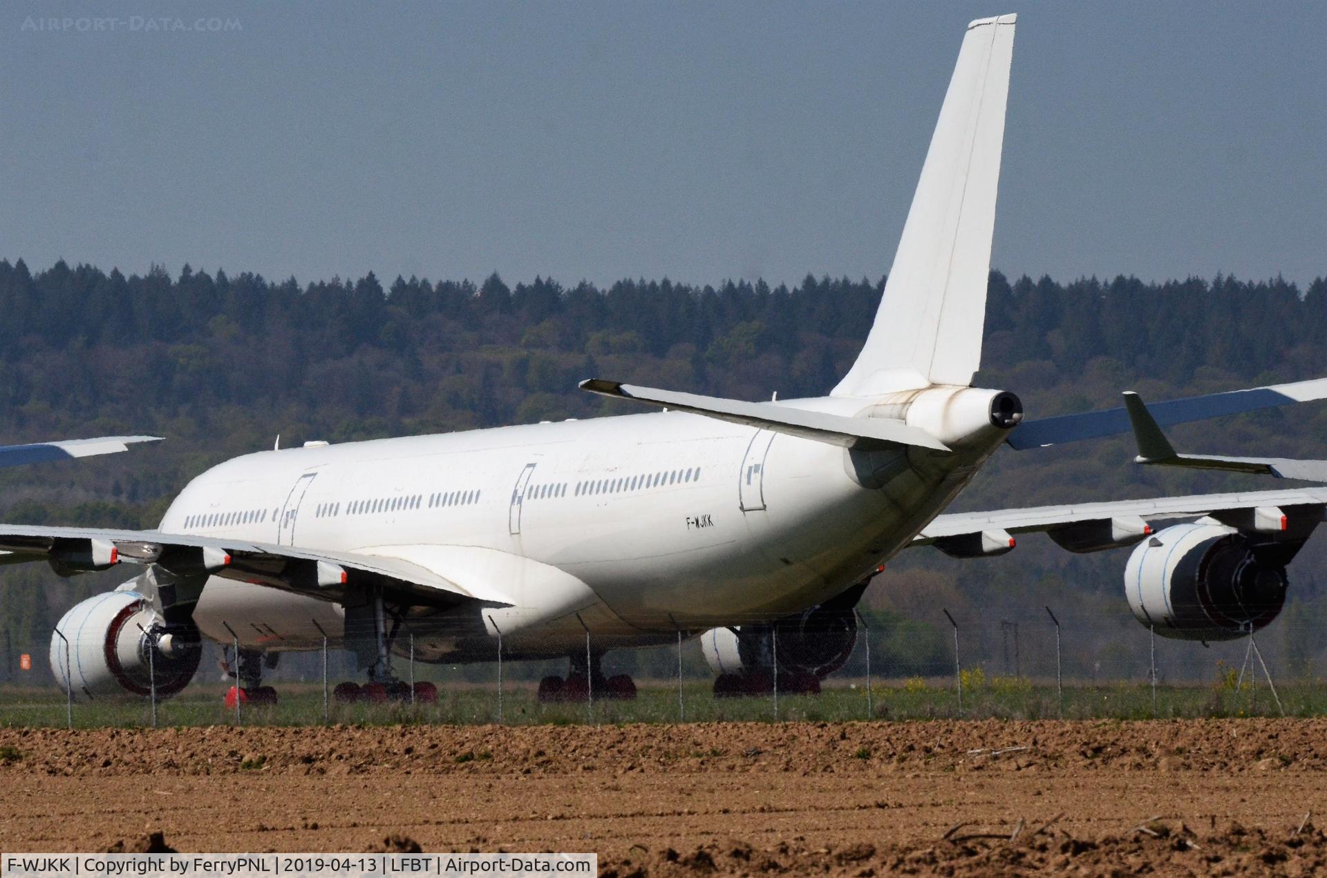 F-WJKK, 2003 Airbus A340-541 C/N 492, Ex Singapore (9V-SGA) A345 stored in Tarbes, France.