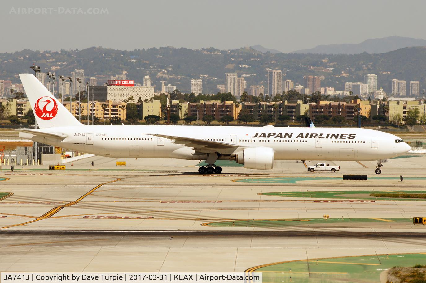 JA741J, 2009 Boeing 777-346/ER C/N 36128, No comment.