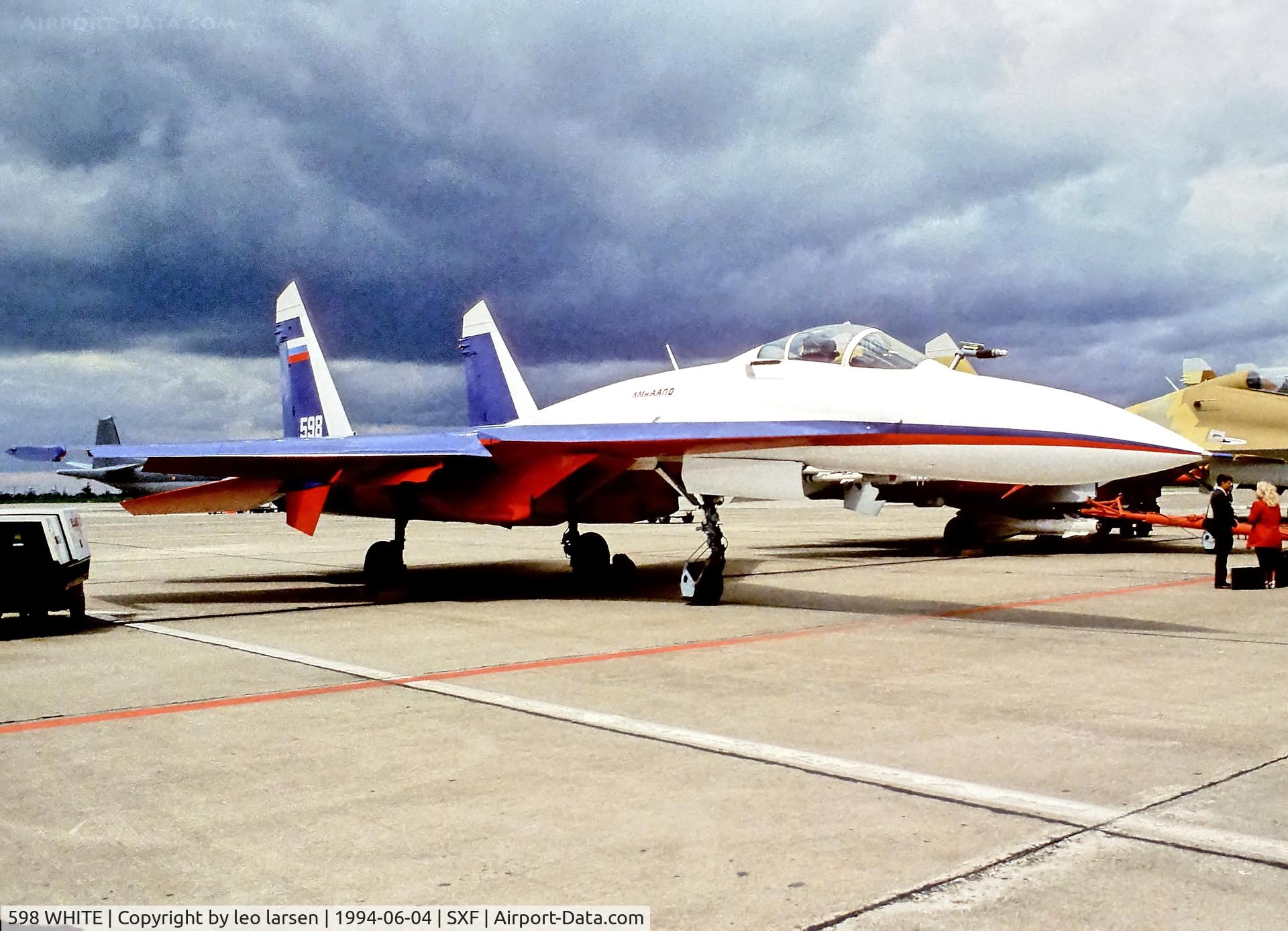 598 WHITE, Sukhoi Su-27P C/N 36911037820, Berlin Air Show 4.6.1994