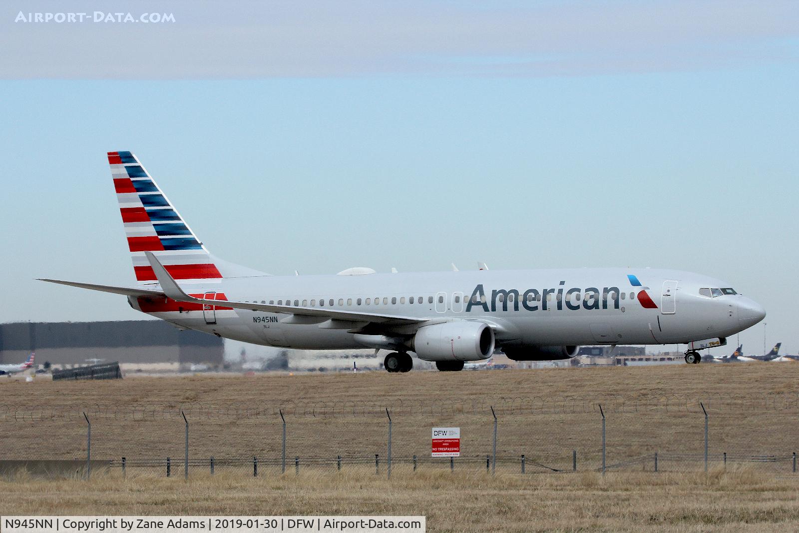 N945NN, 2014 Boeing 737-823 C/N 33233, Departing DFW Airport