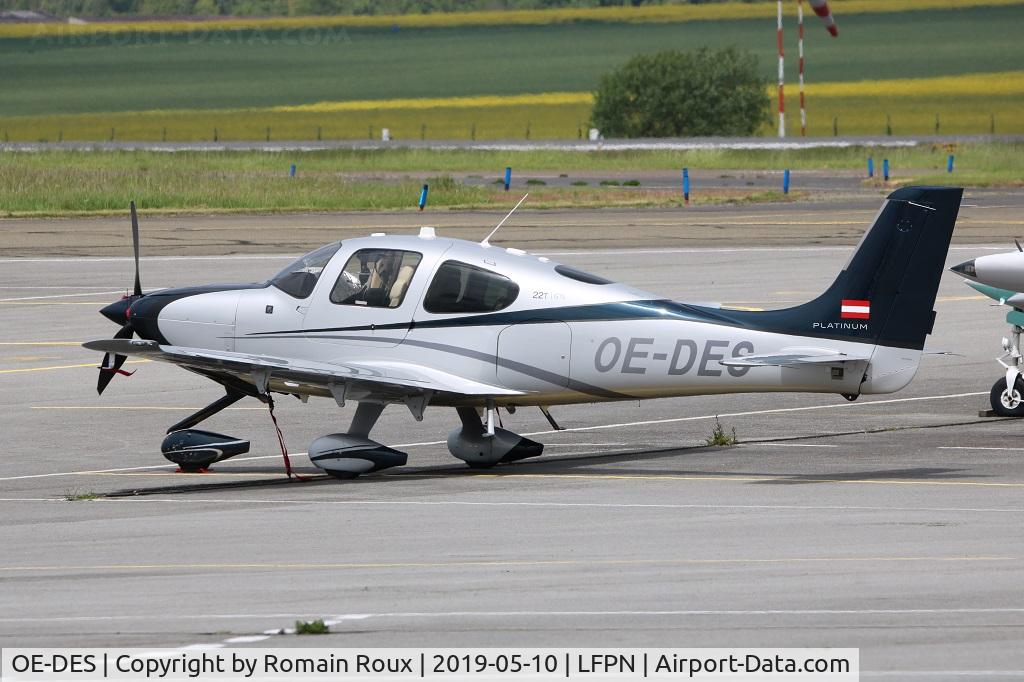 OE-DES, Cirrus SR-22T C/N 0936, Parked