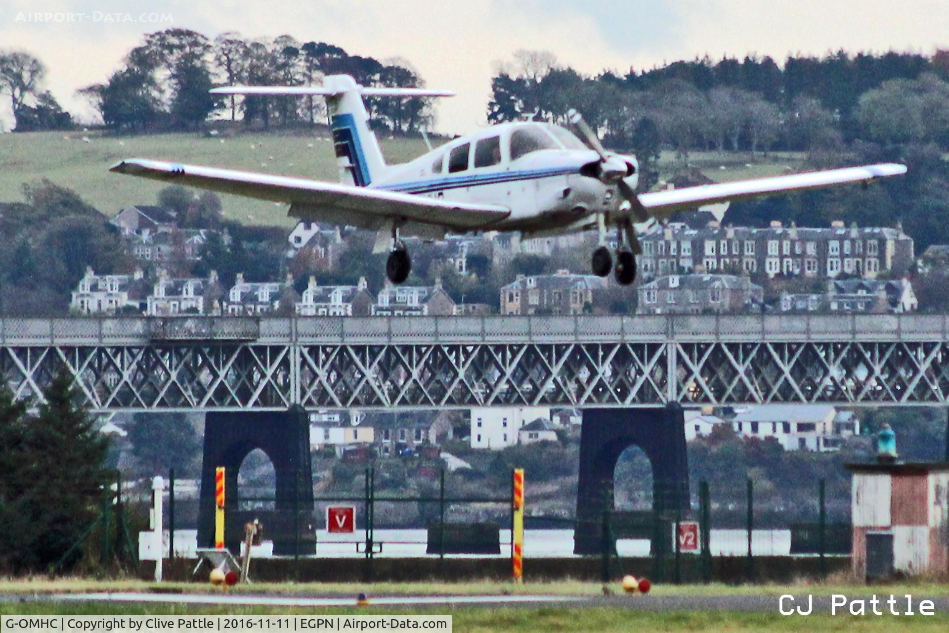G-OMHC, 1979 Piper PA-28RT-201 Arrow IV C/N 28R-7918105, Landing @ Dundee Riverside