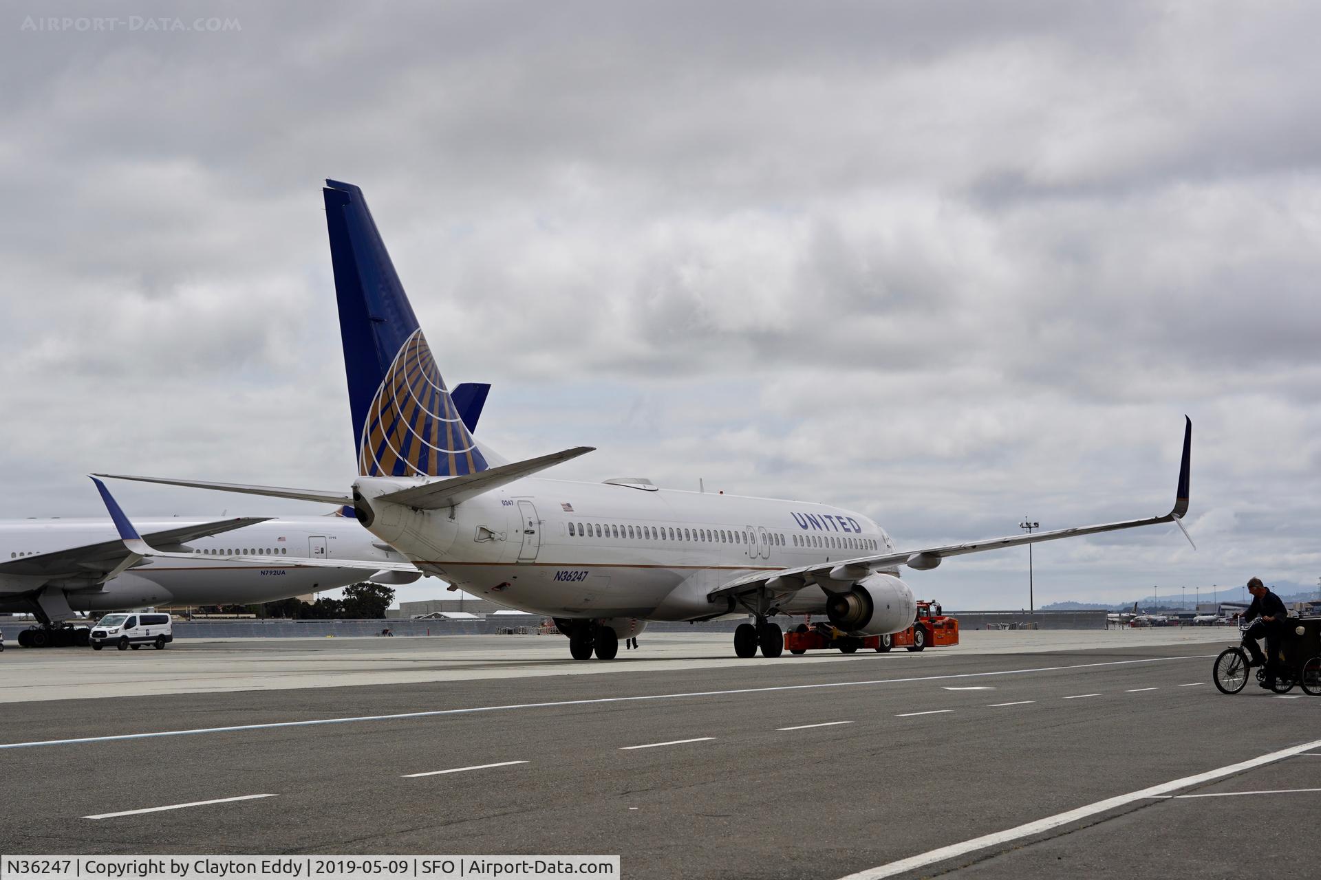 N36247, 1999 Boeing 737-824 C/N 28807, SFO 2019.