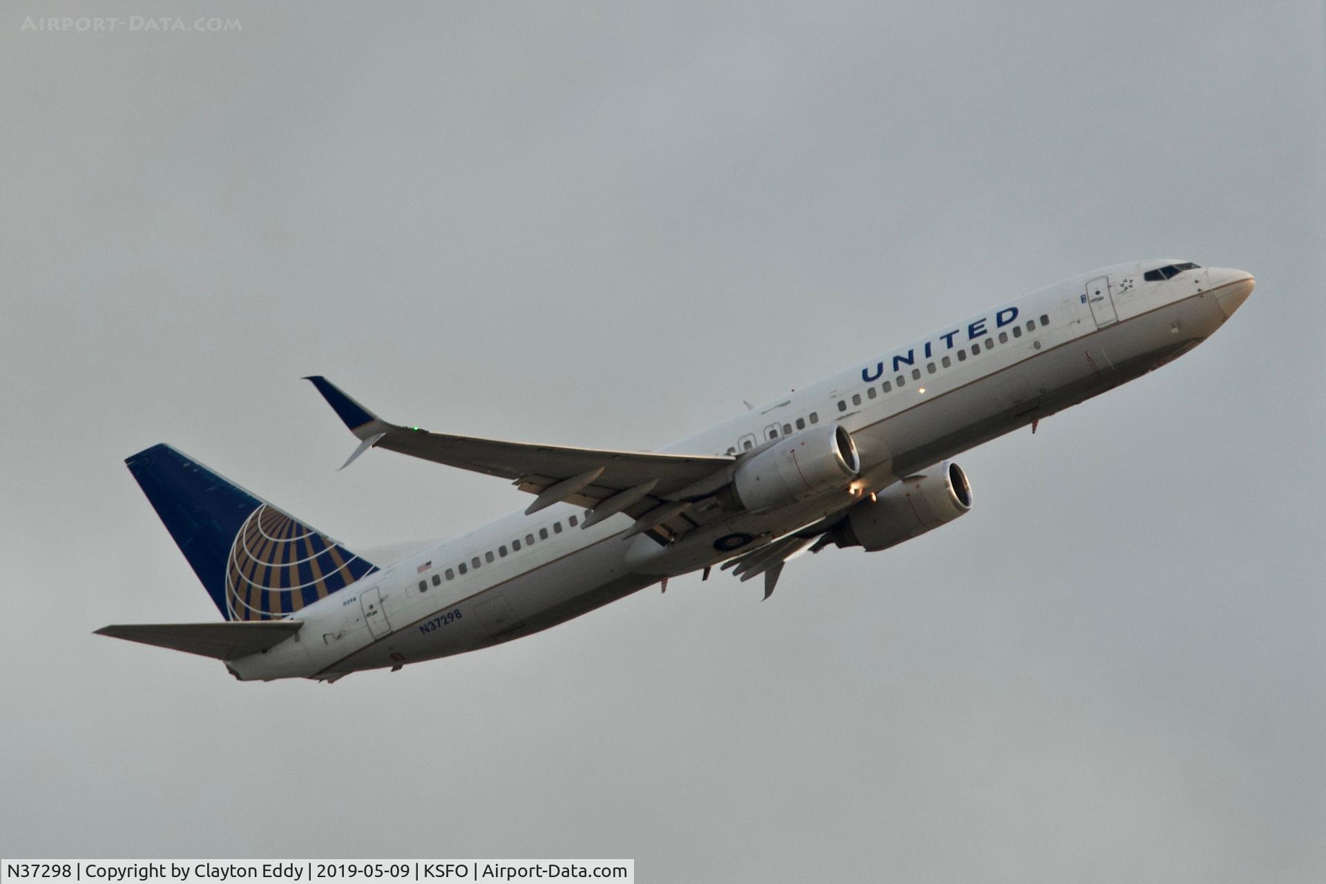 N37298, 2005 Boeing 737-824 C/N 34004, SFO 2019.