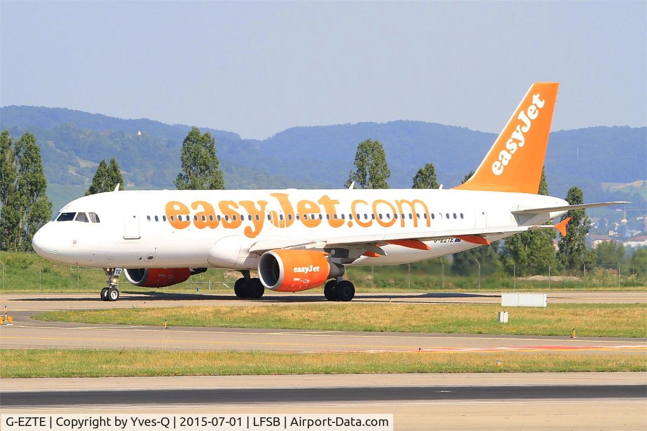 G-EZTE, 2009 Airbus A320-214 C/N 3913, Airbus A320-214, Taxiing to holding point rwy 15, Bâle-Mulhouse-Fribourg airport (LFSB-BSL)