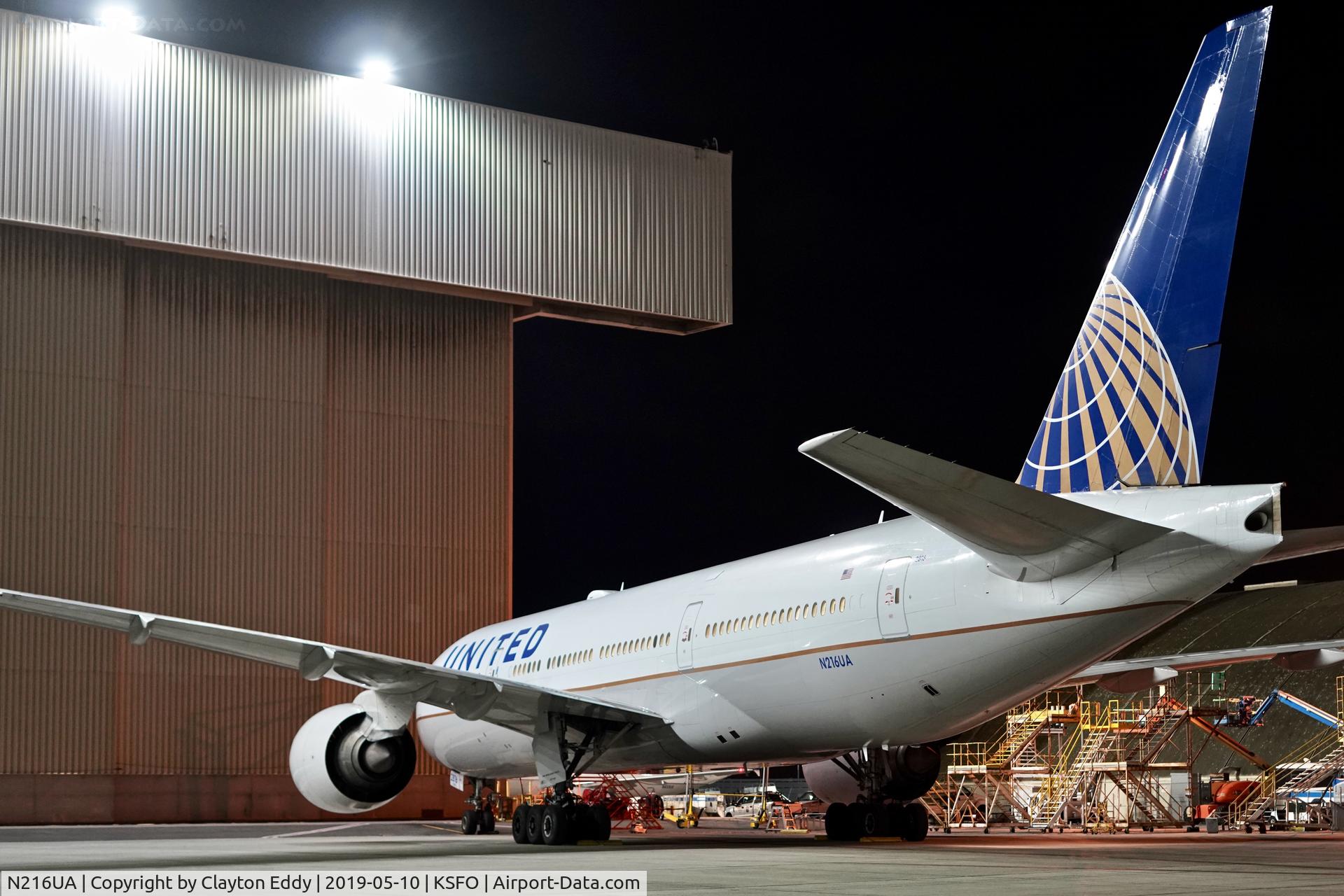 N216UA, 2000 Boeing 777-222 C/N 30549, SFO 2019.