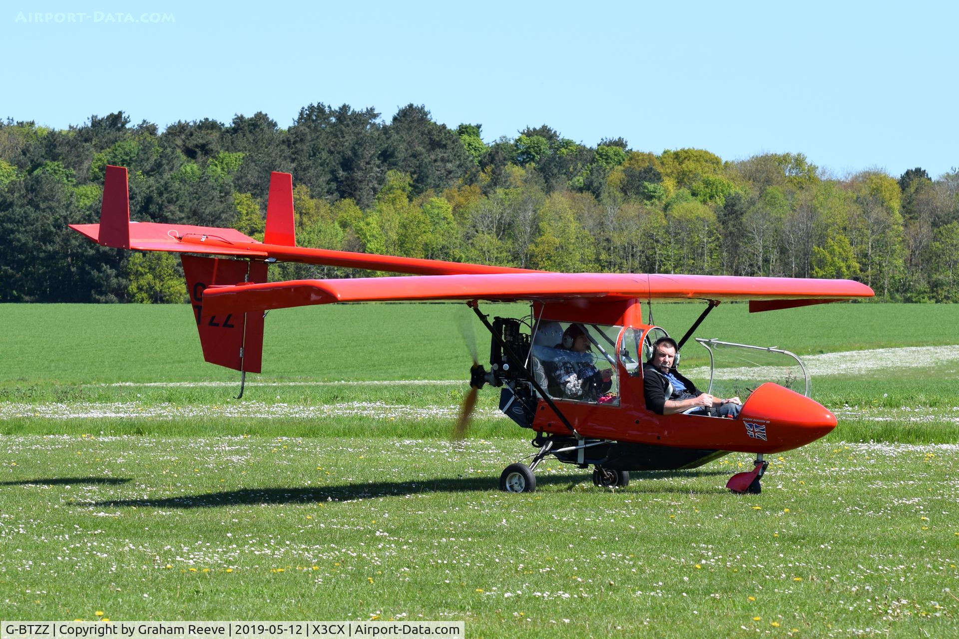 G-BTZZ, 1991 CFM Streak Shadow C/N PFA 206-12155, Just landed at Northrepps.