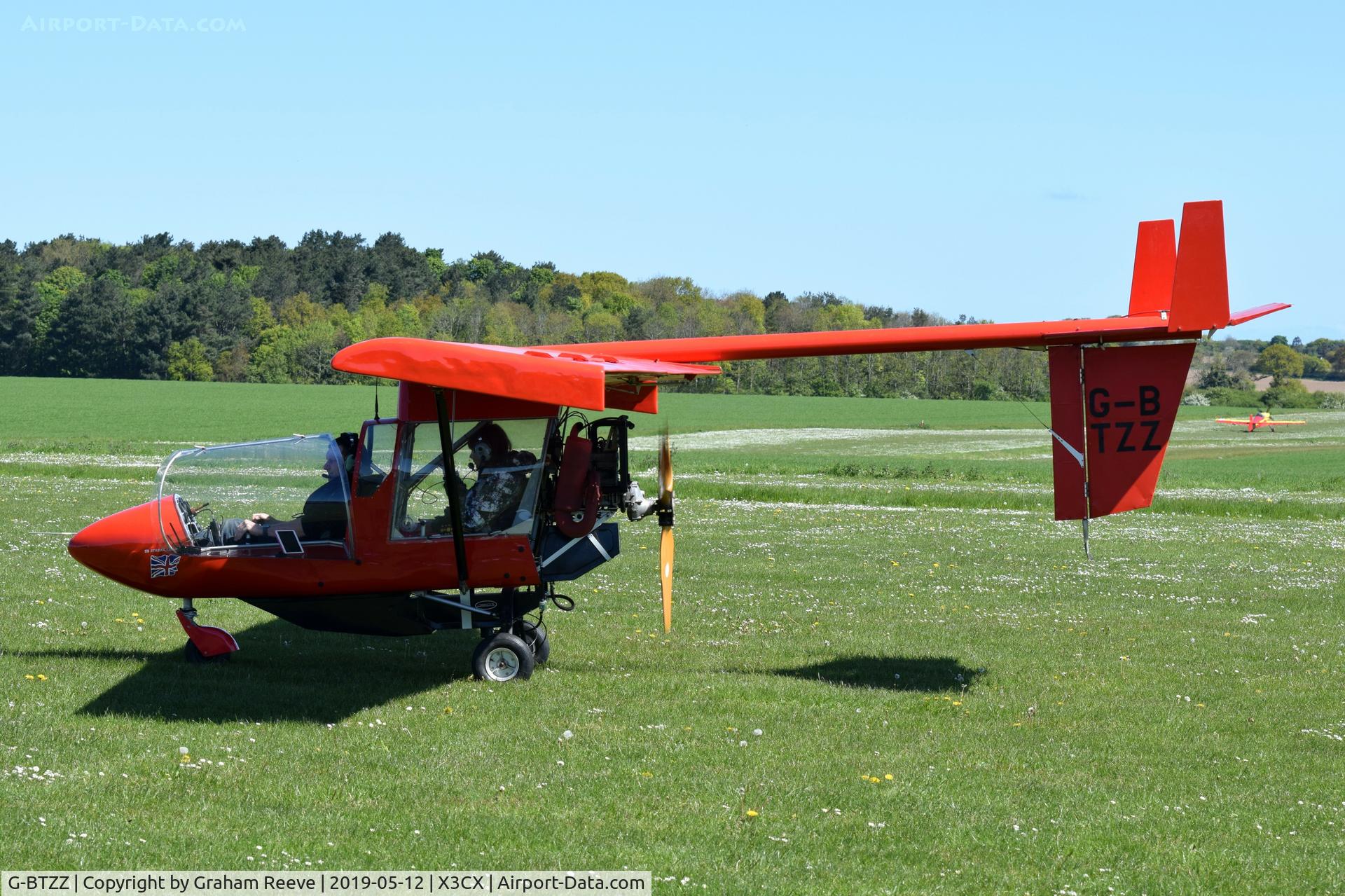 G-BTZZ, 1991 CFM Streak Shadow C/N PFA 206-12155, Just landed at Northrepps.