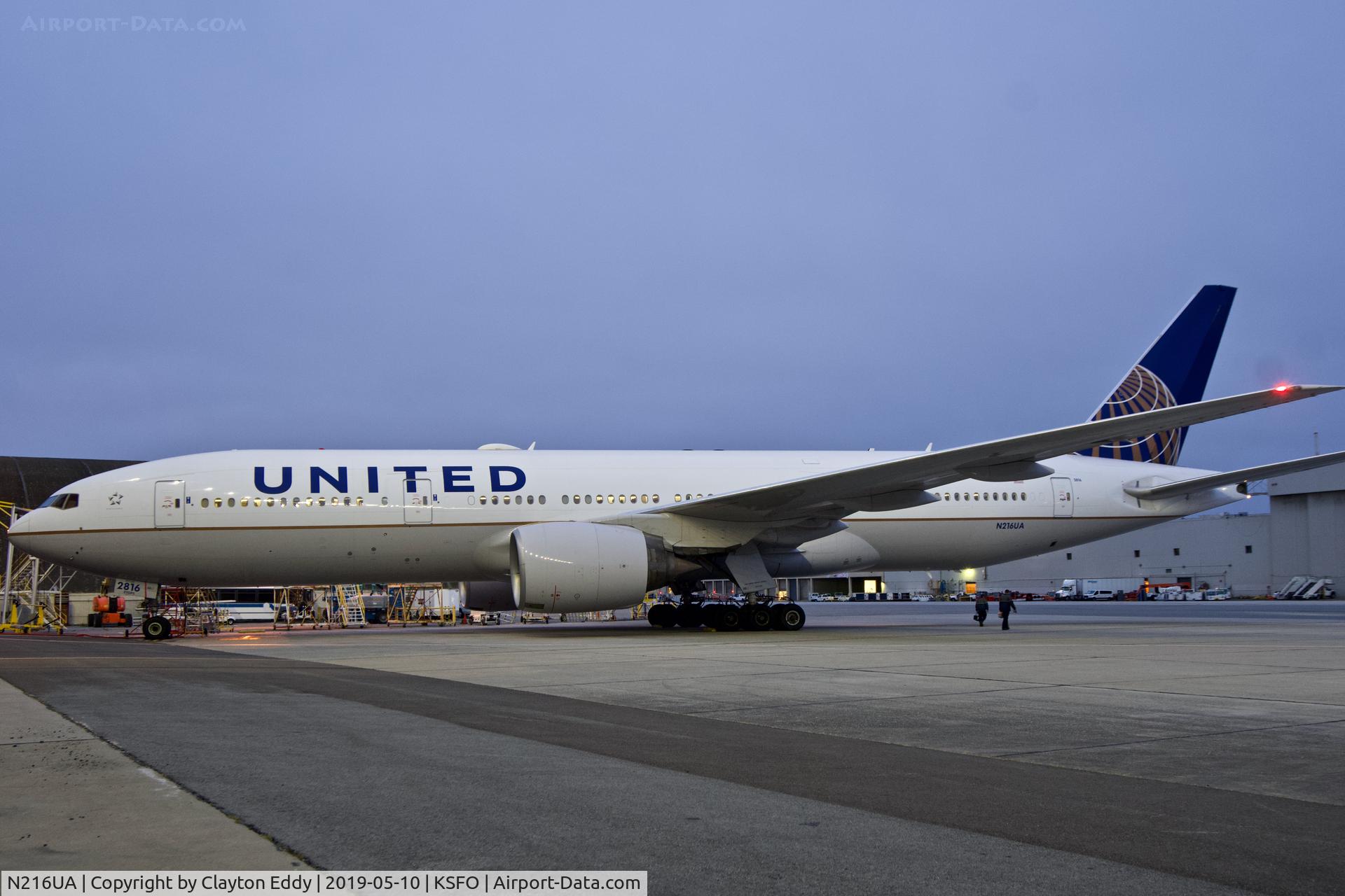 N216UA, 2000 Boeing 777-222 C/N 30549, SFO 2019.