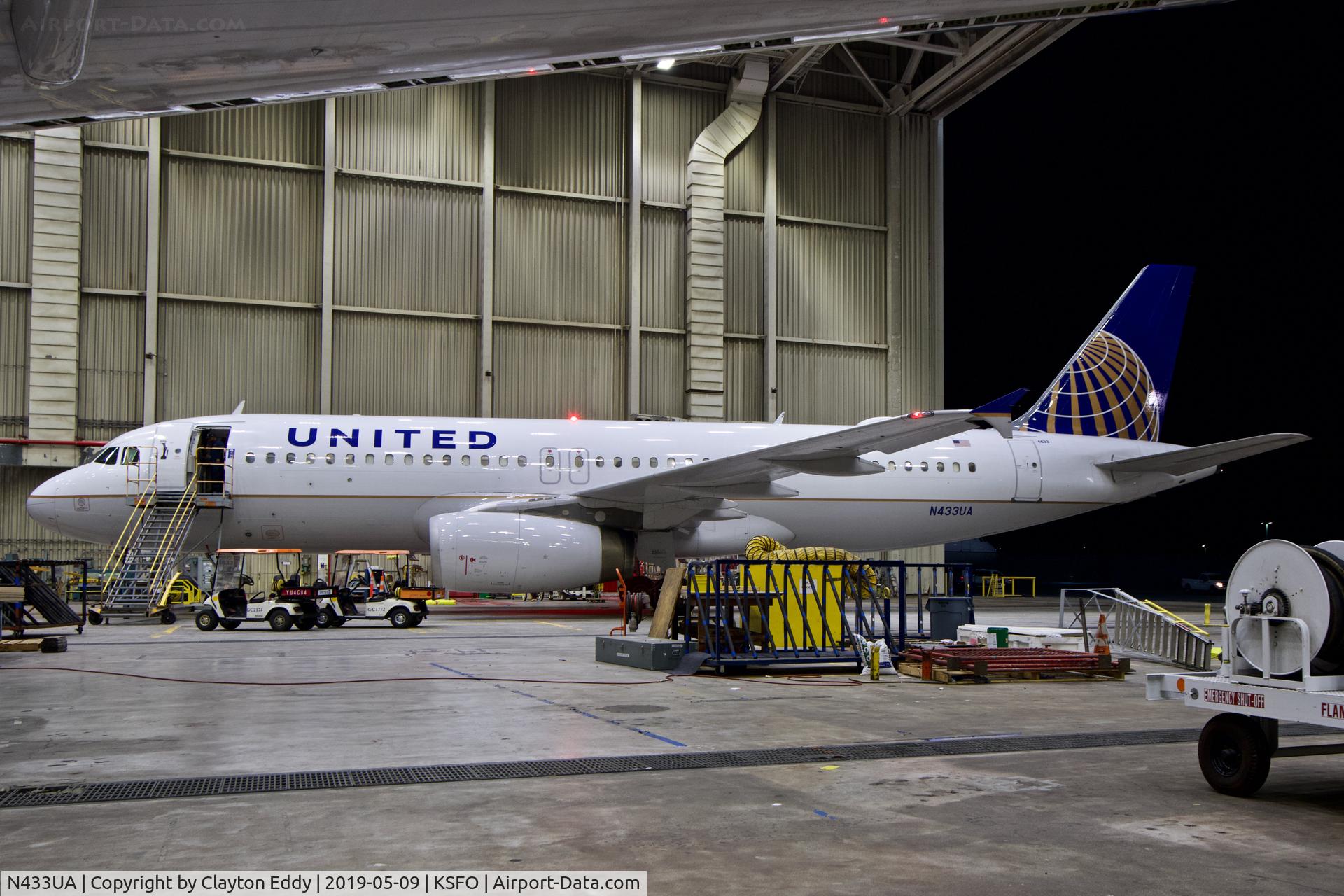 N433UA, 1996 Airbus A320-232 C/N 589, SFO 2019.