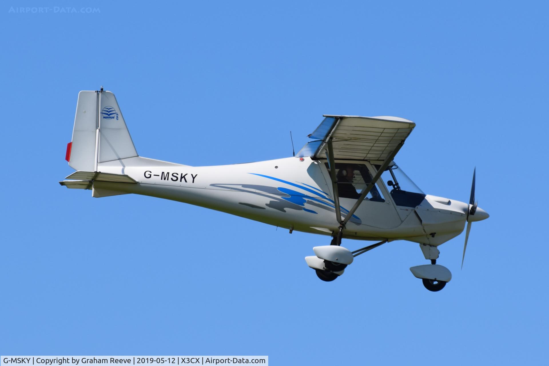 G-MSKY, 2001 Comco Ikarus C42 FB UK C/N PFA 322-13722, Landing at Northrepps.