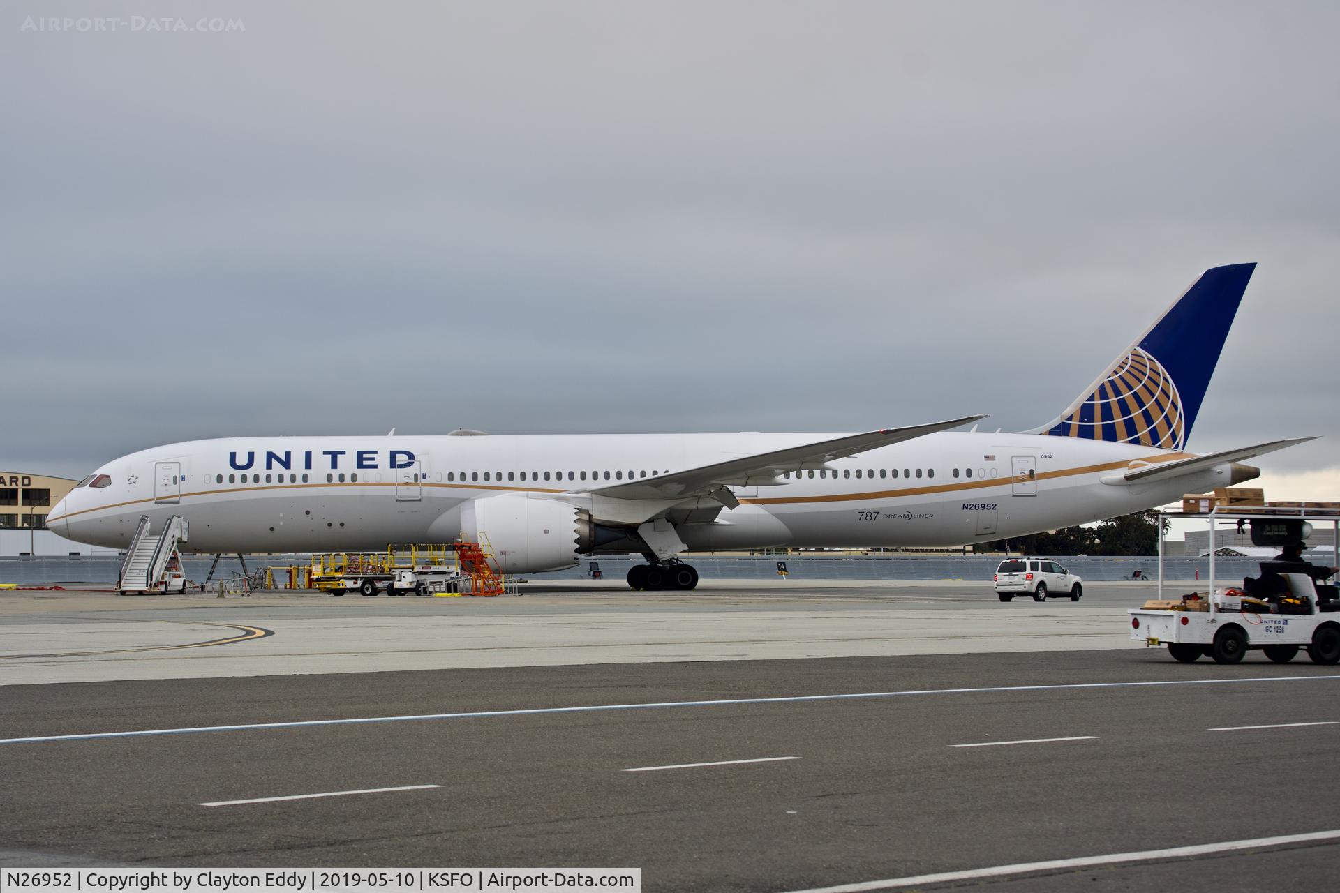 N26952, 2014 Boeing 787-9 Dreamliner C/N 36403, SFO 2019.