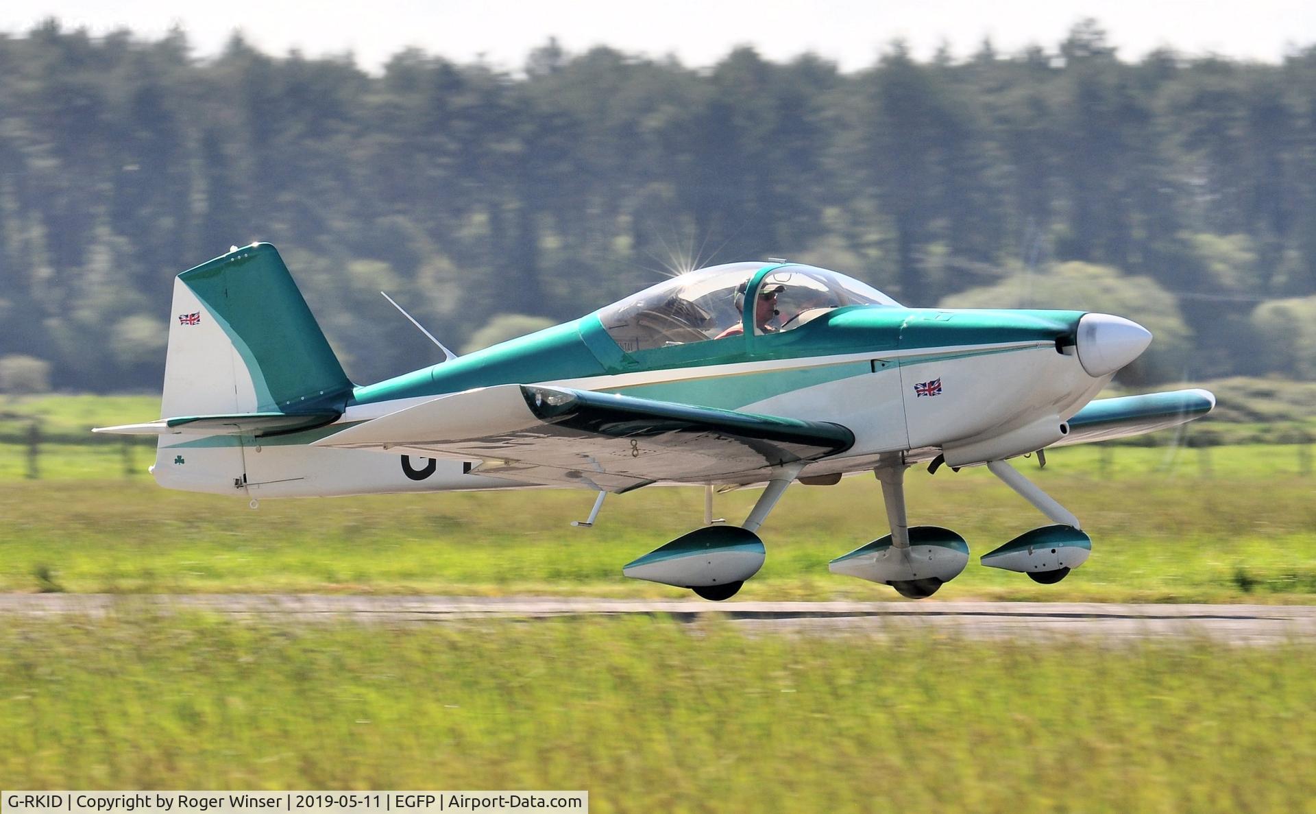 G-RKID, 2001 Vans RV-6A C/N 22586, Visiting RV-6a departing Runway 04.