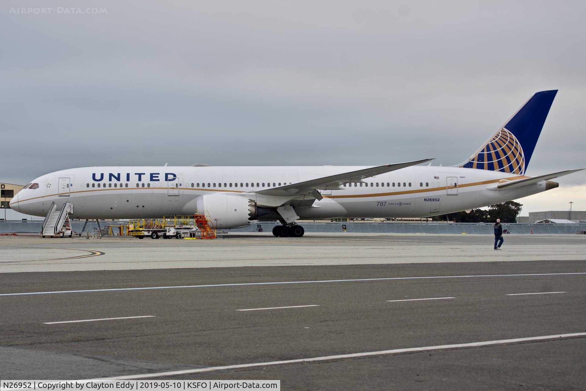 N26952, 2014 Boeing 787-9 Dreamliner C/N 36403, SFO 2019.