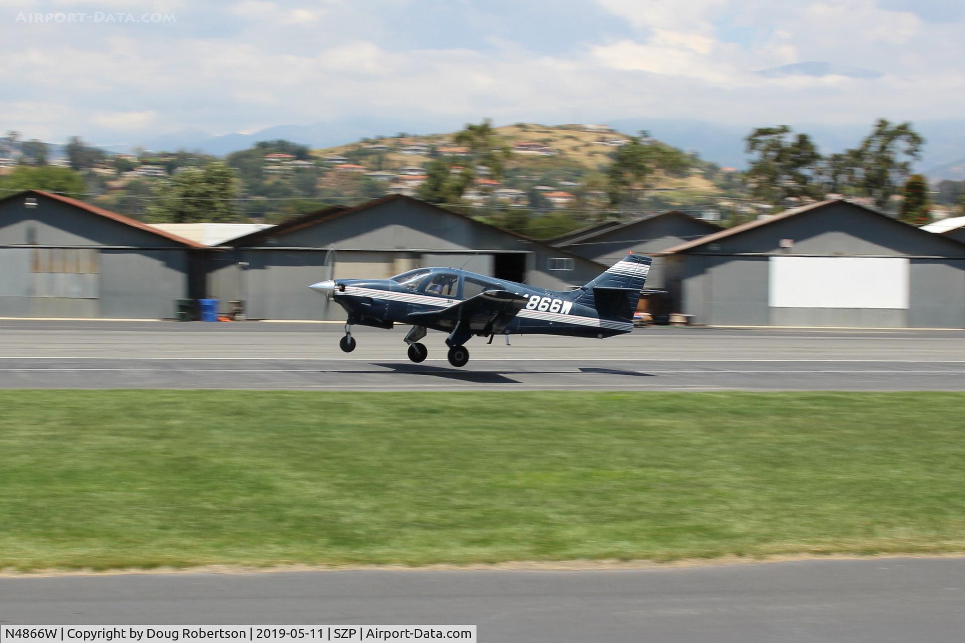 N4866W, 1976 Rockwell International 114 Commander C/N 14196, 1978 Rockwell 114 COMMANDER, Lycoming IO-540-T4AD 260 Hp, liftoff Runway 22
