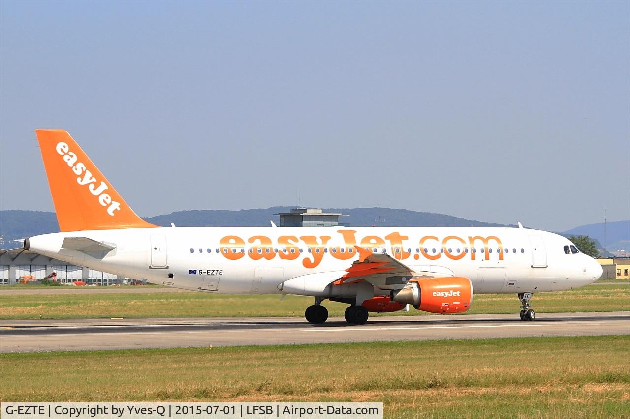 G-EZTE, 2009 Airbus A320-214 C/N 3913, Airbus A320-214, Lining up rwy 15, Bâle-Mulhouse-Fribourg airport (LFSB-BSL)