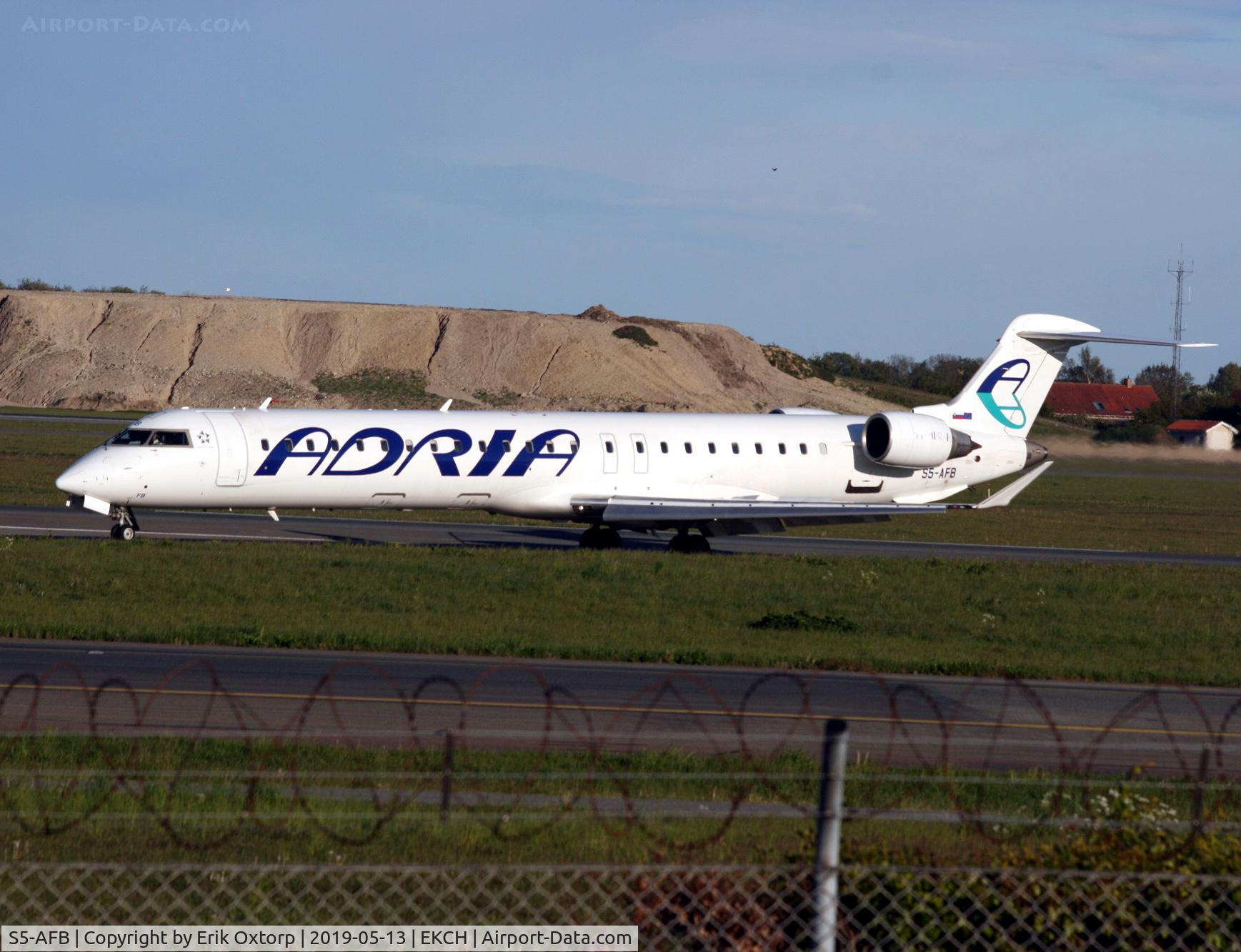 S5-AFB, 2006 Bombardier CRJ-900 (CL-600-2D24) C/N 15087, S5-AFB landed rw 04L