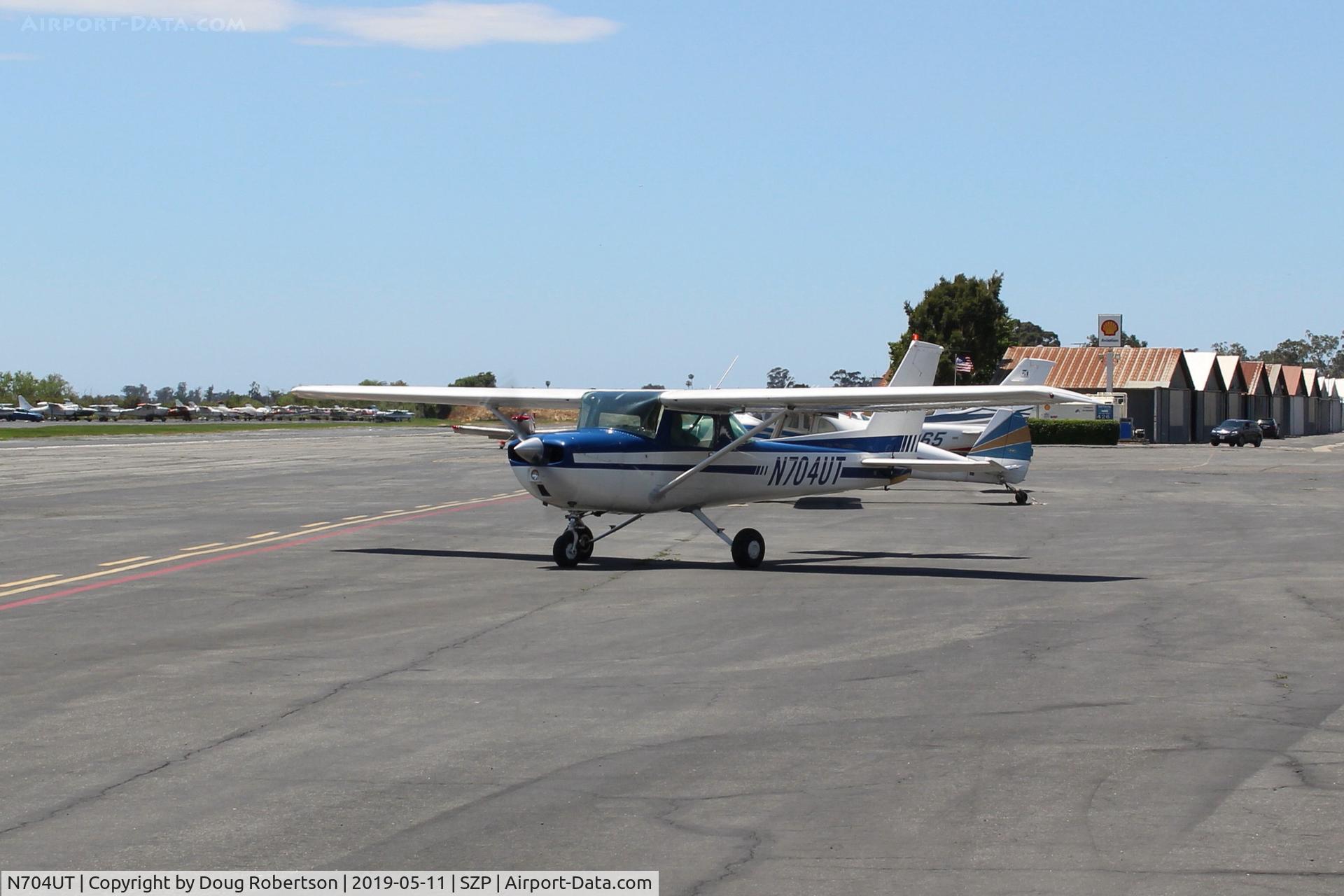 N704UT, 1976 Cessna 150M C/N 15078891, 1976 Cessna 150M, Continental O-200 100 Hp, taxi to Rwy 22