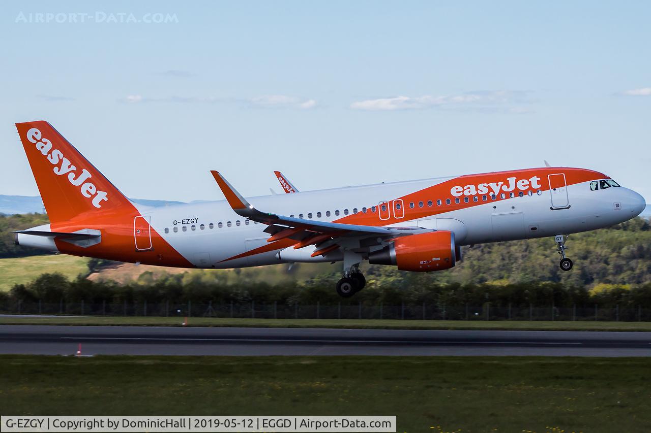 G-EZGY, 2018 Airbus A320-214 C/N 8385, Landing RWY 09