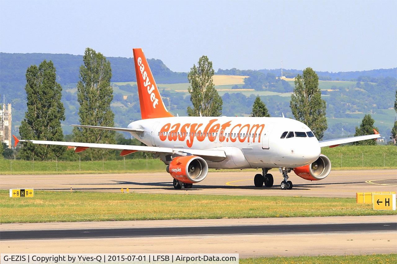 G-EZIS, 2005 Airbus A319-111 C/N 2528, Airbus A319-111, Holding point Hotel, Bâle-Mulhouse-Fribourg airport (LFSB-BSL)
