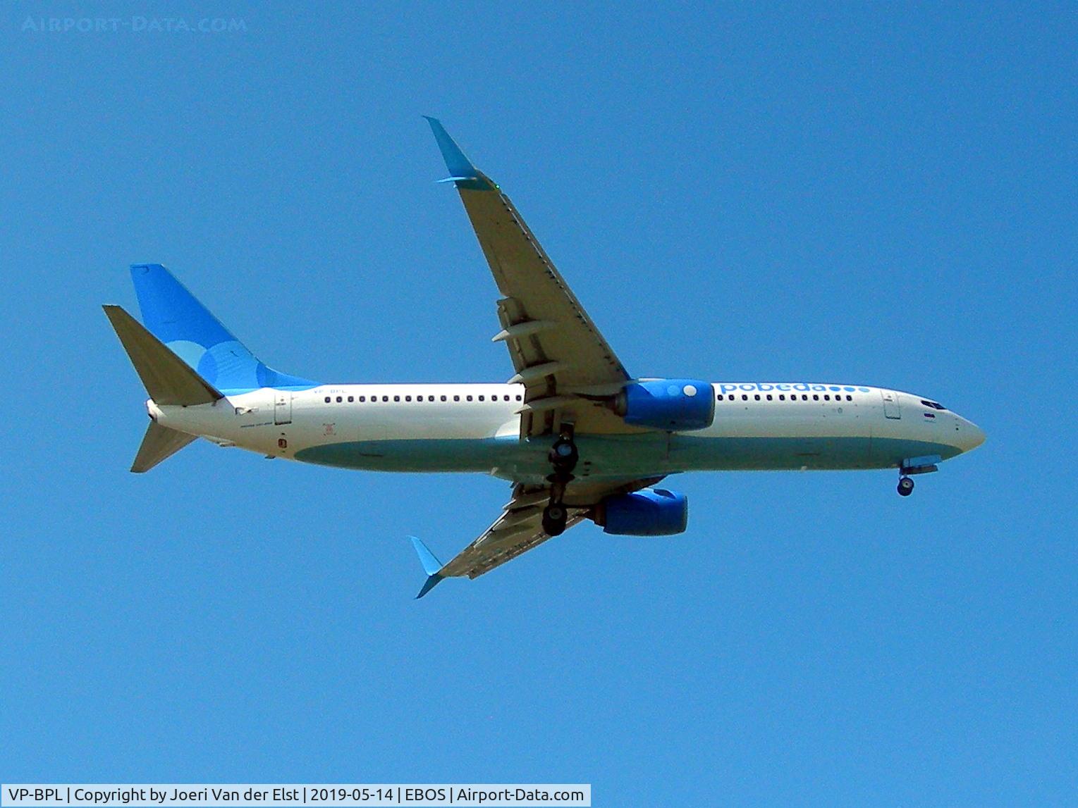 VP-BPL, 2017 Boeing 737-8AL C/N 61789, Moments before touchdown rwy 08