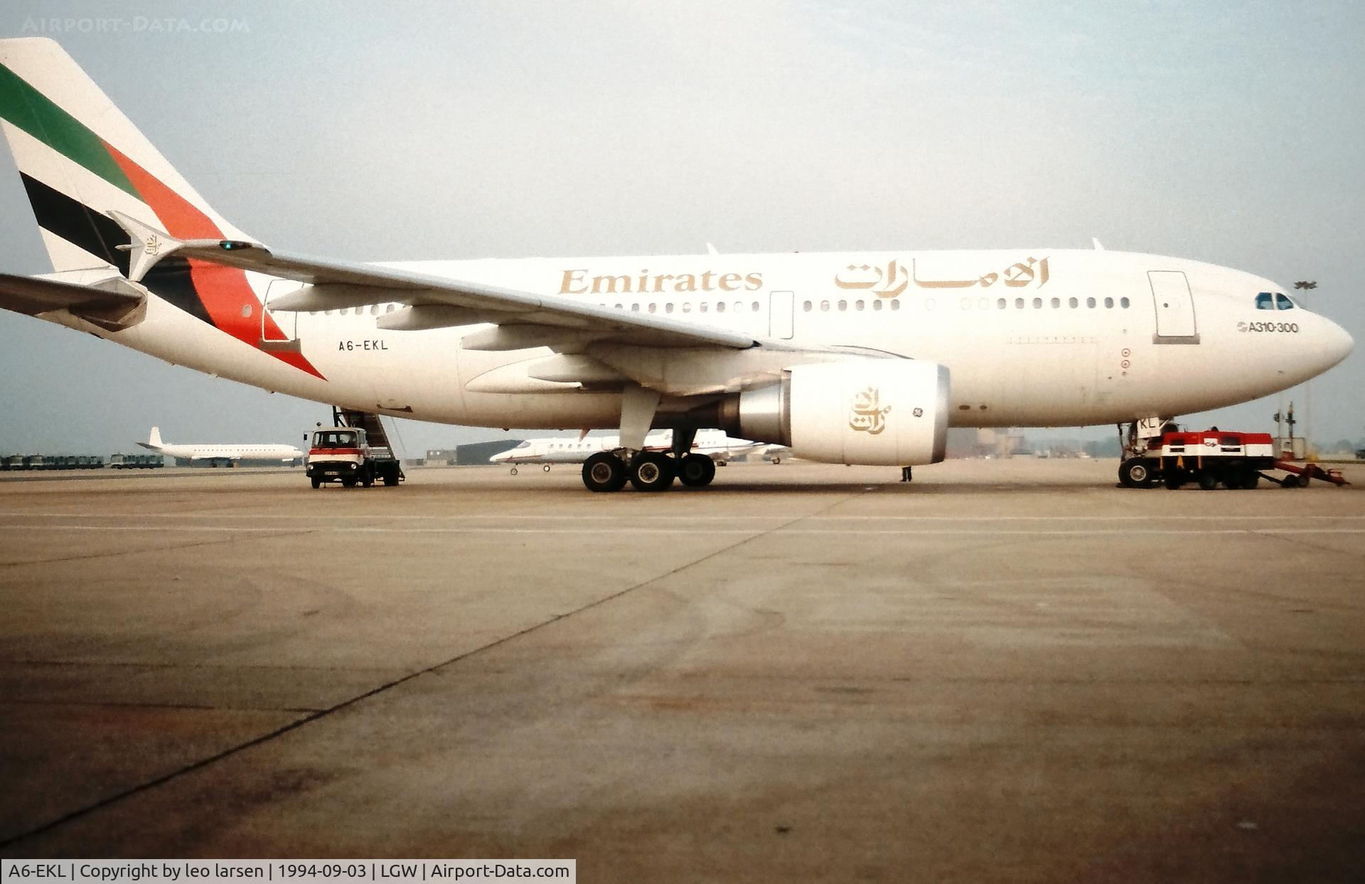 A6-EKL, 1993 Airbus A310-308 C/N 667, London Gatwick 3.9.1994