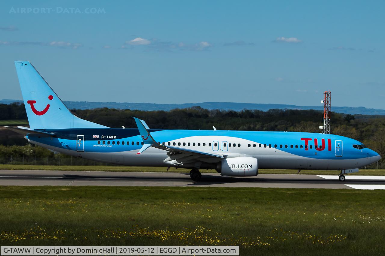 G-TAWW, 2015 Boeing 737-8K5 C/N 41663, Departing RWY 09