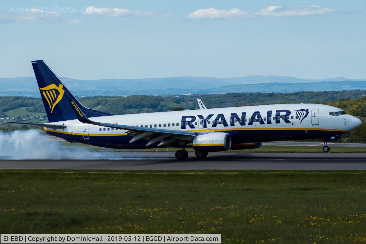 EI-EBD, 2009 Boeing 737-8AS C/N 37522, Landing RWY 09