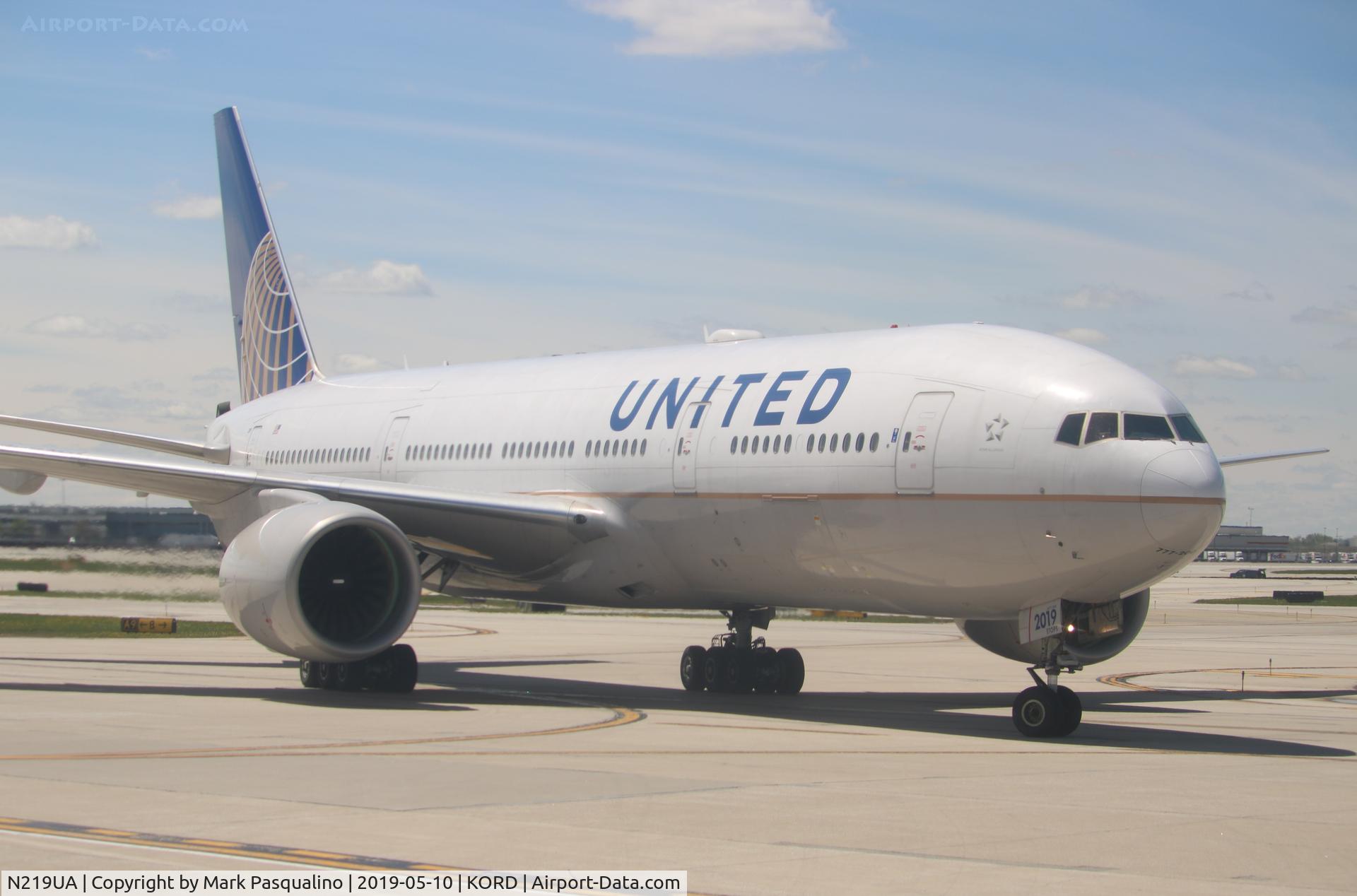 N219UA, 2001 Boeing 777-222 C/N 30551, Boeing 777-222