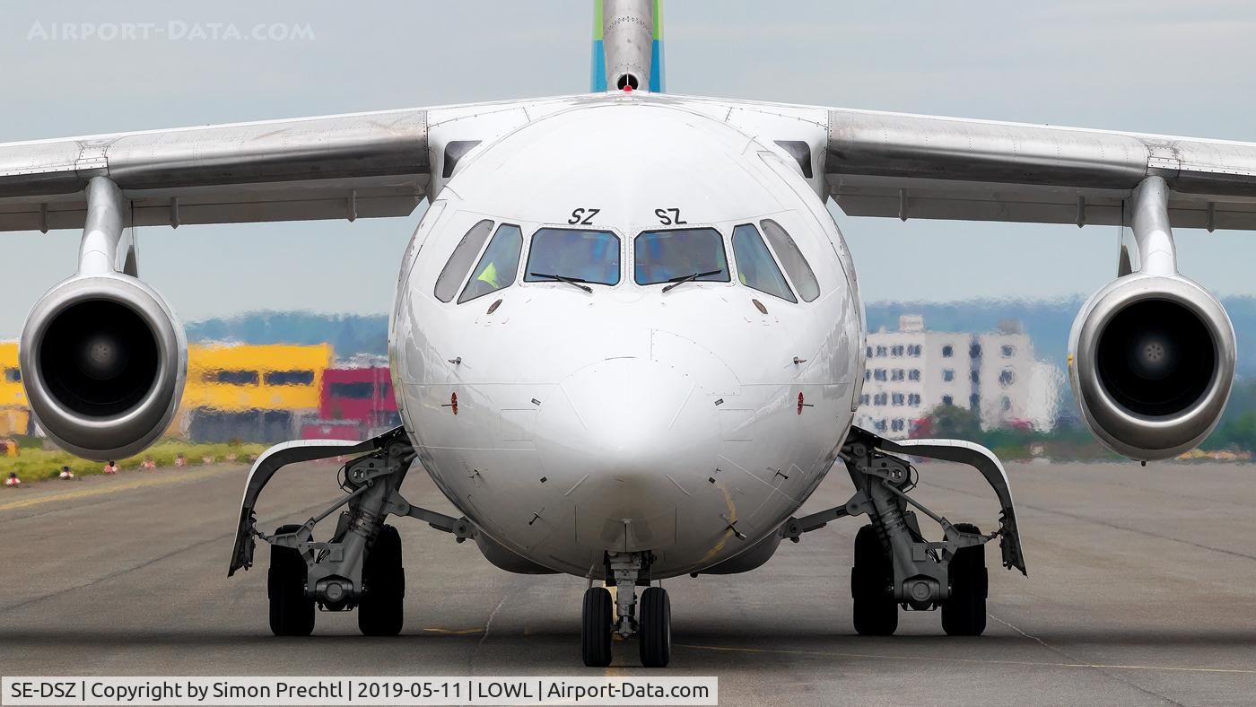 SE-DSZ, 2000 British Aerospace Avro 146-RJ100 C/N E3380, SE-DSZ @ Linz Airport
