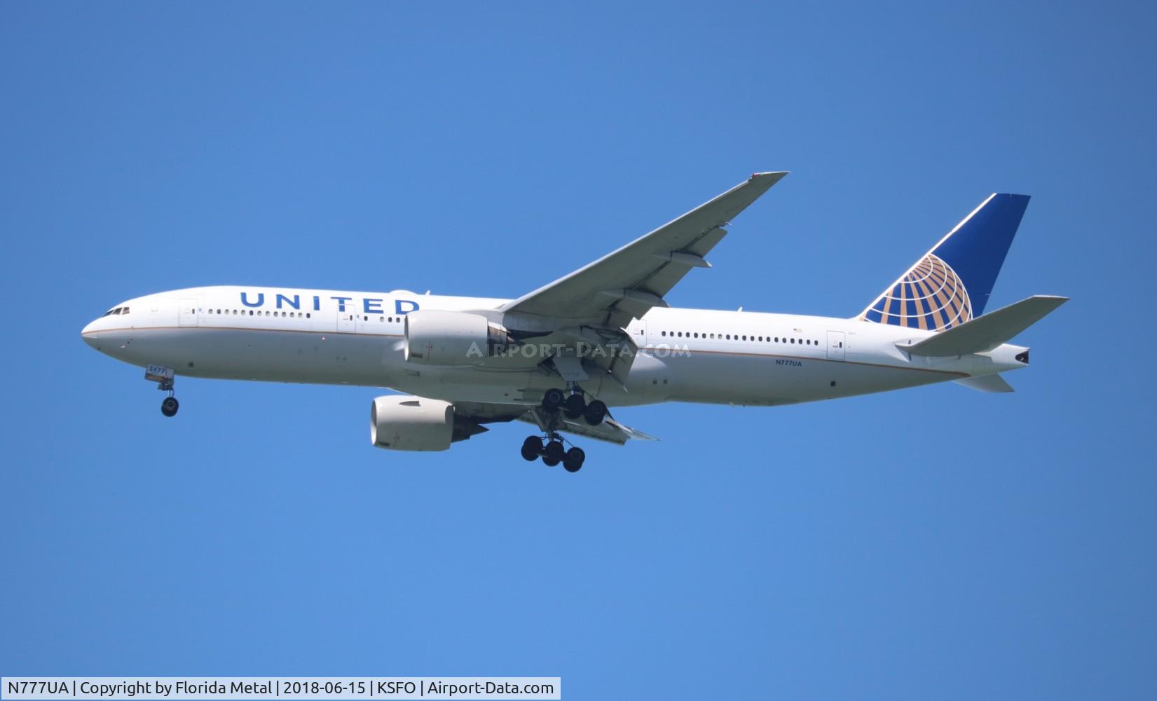 N777UA, 1995 Boeing 777-222 C/N 26916, United