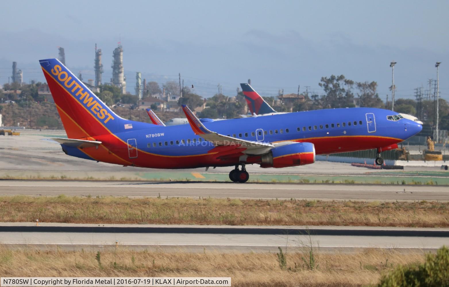 N780SW, 2000 Boeing 737-7H4 C/N 27885, Southwest