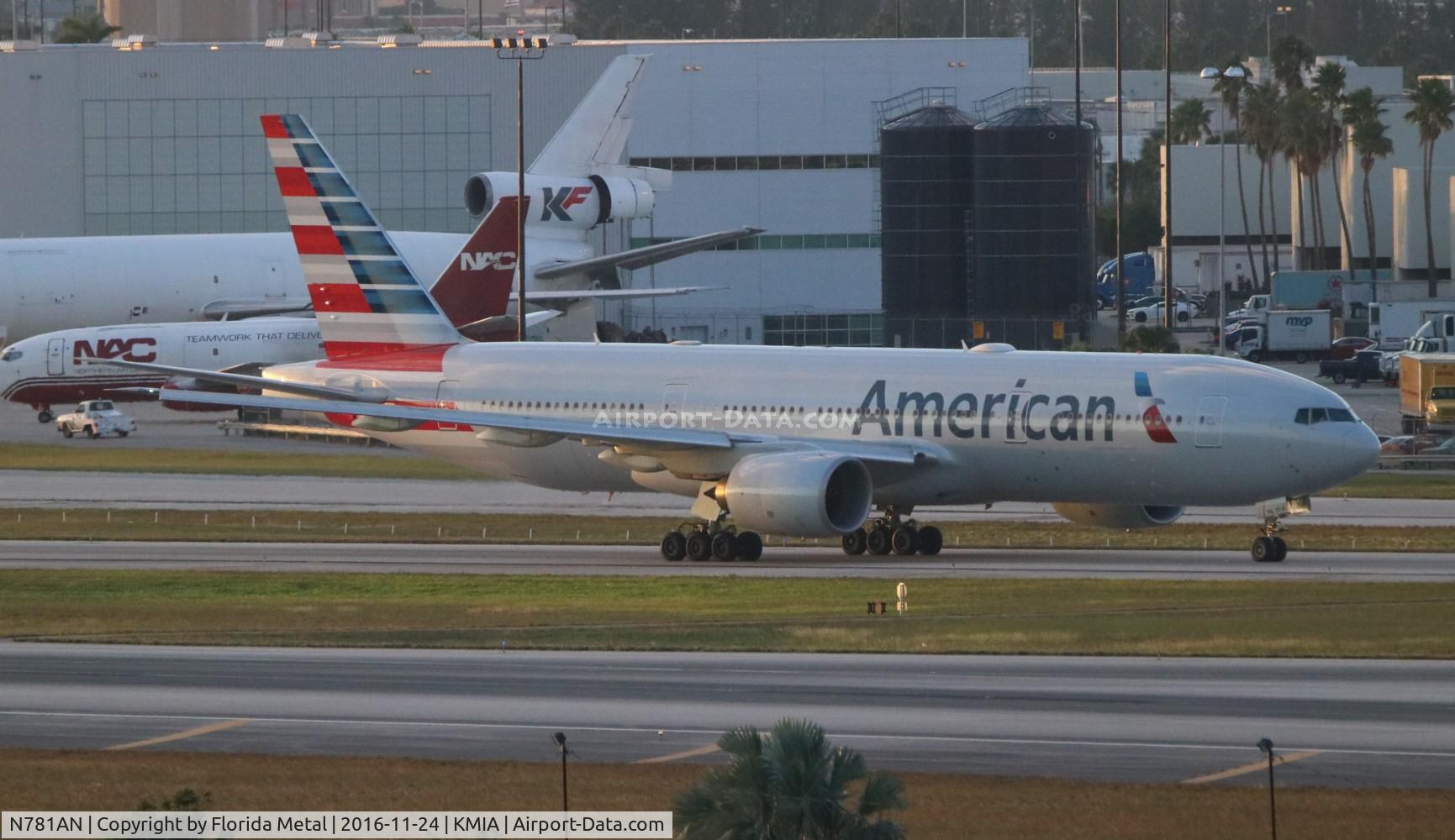 N781AN, 2000 Boeing 777-223 C/N 29586, American