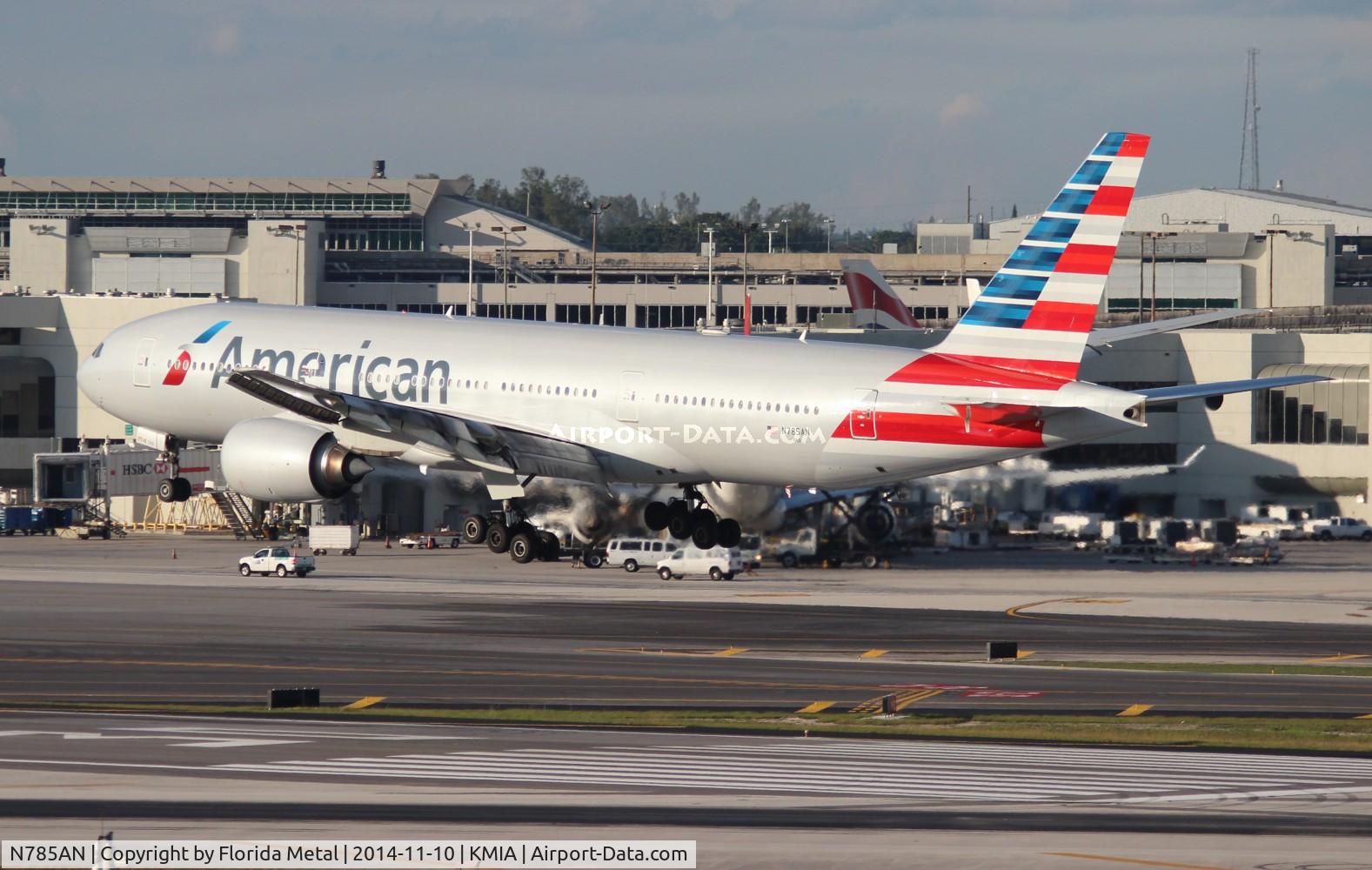 N785AN, 2000 Boeing 777-223/ER C/N 30005, American