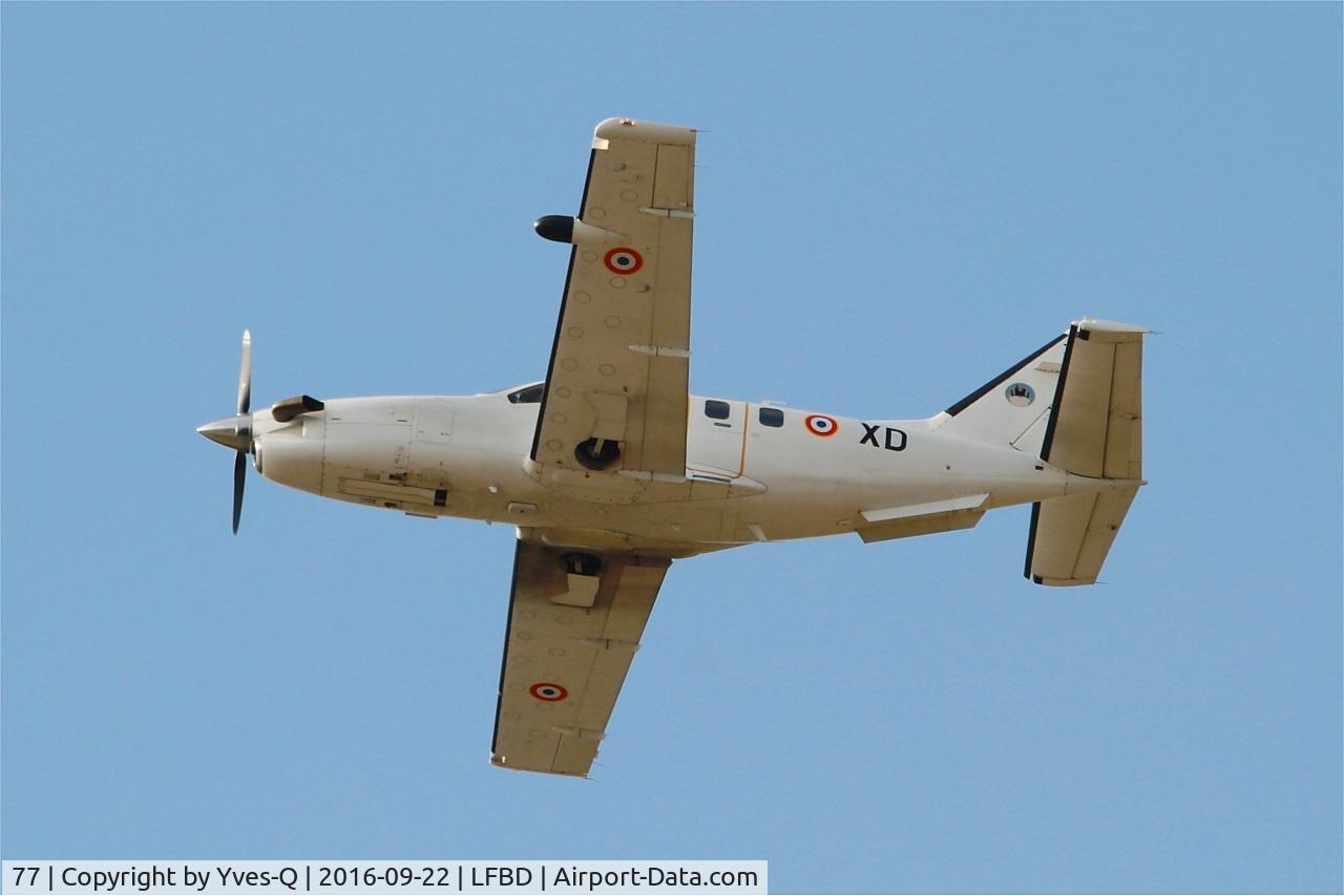 77, Socata TBM-700A C/N 77, Socata TBM-700A, Take off rwy 23, Bordeaux Mérignac airport (LFBD-BOD)