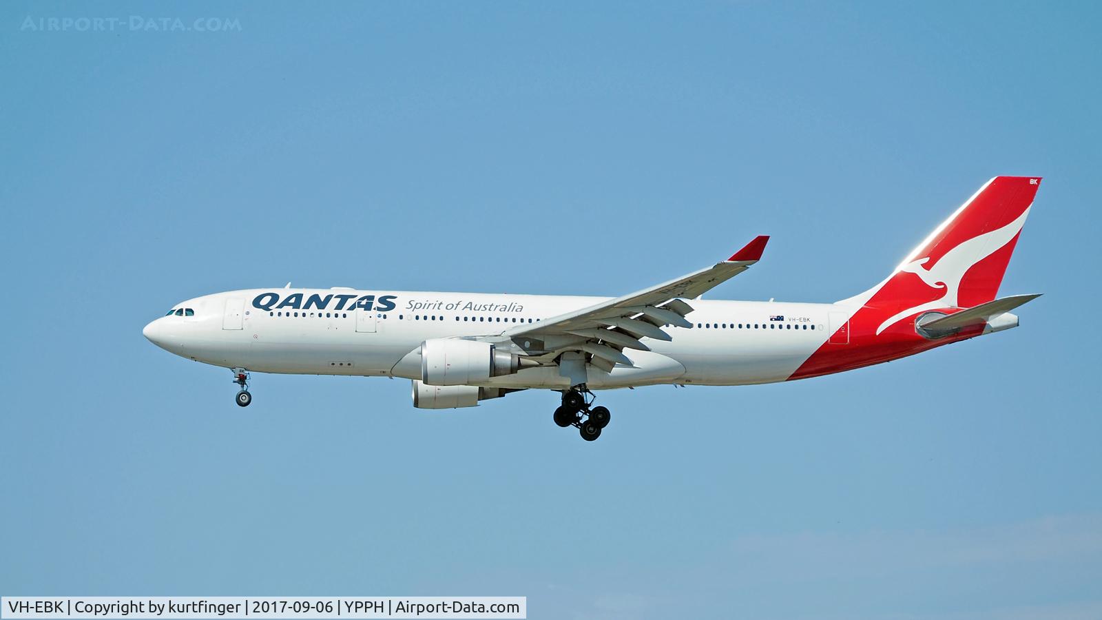 VH-EBK, 2008 Airbus A330-202 C/N 945, Airbus A330-202. Qantas VH-EBK, final R03 YPPH, 06/09/17.