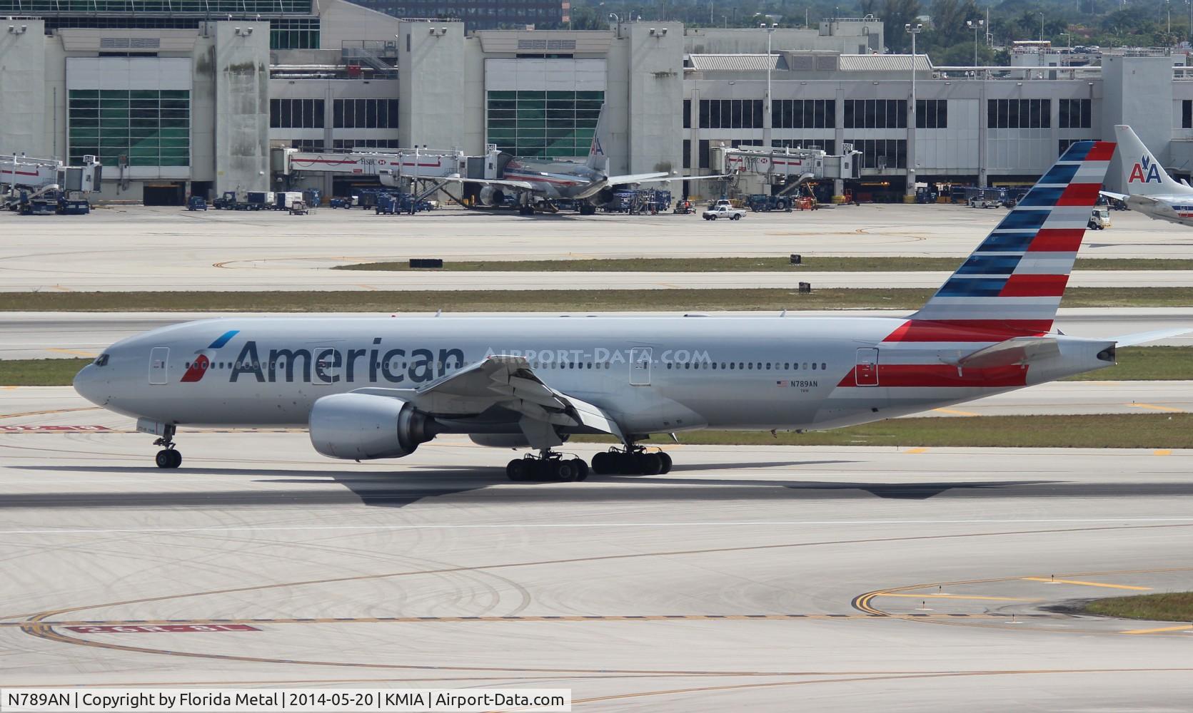 N789AN, 2000 Boeing 777-223 C/N 30252, American