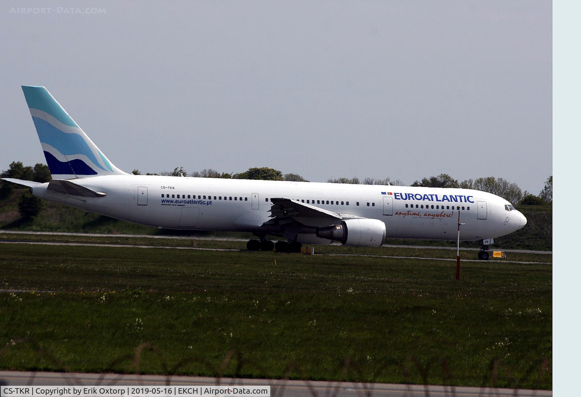 CS-TKR, 2001 Boeing 767-36N/ER C/N 30854, CS-TKR taxi for takeoff rw 04R