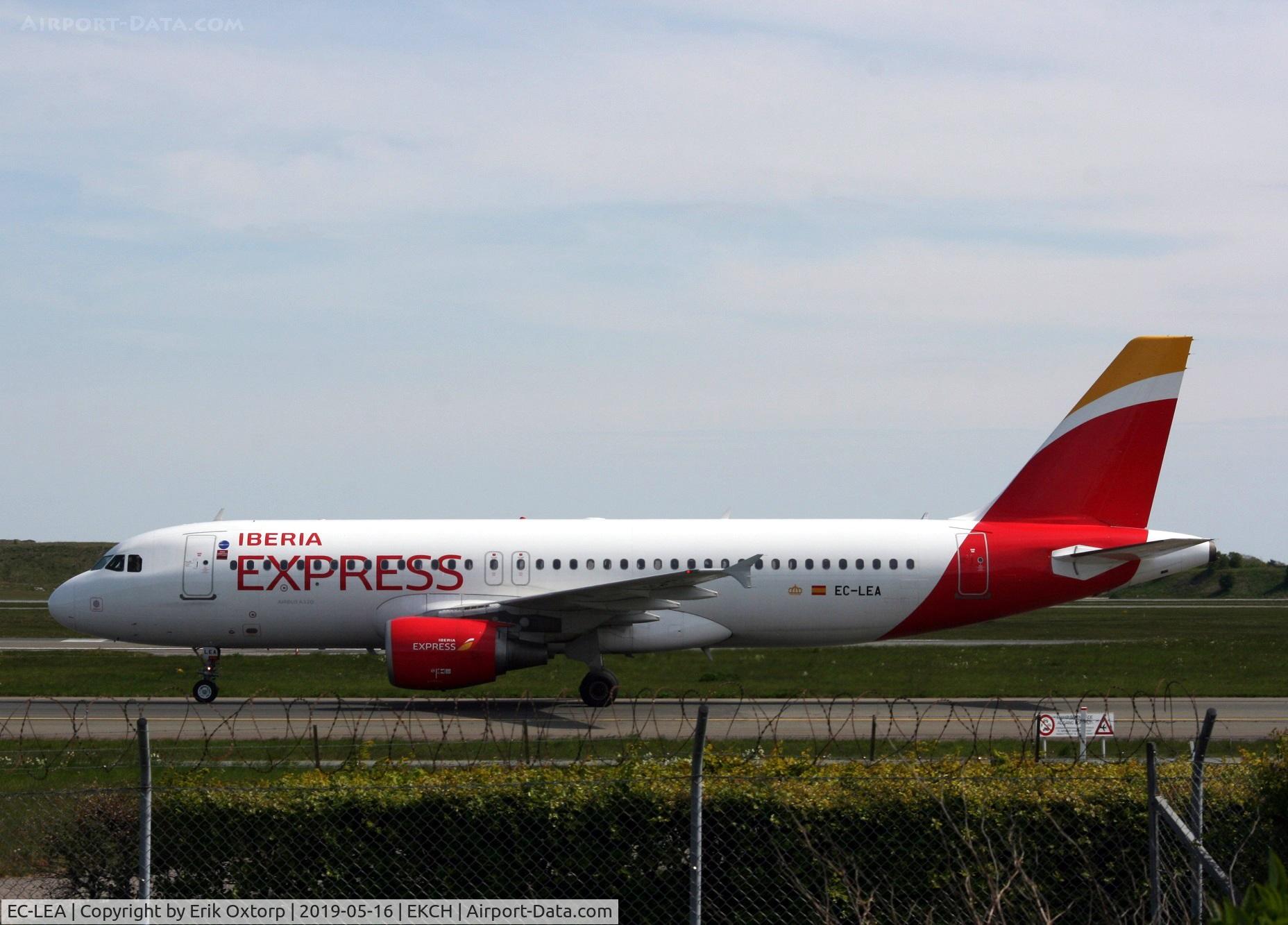 EC-LEA, 1999 Airbus A320-214 C/N 1099, EC-LEA landed rw 04L