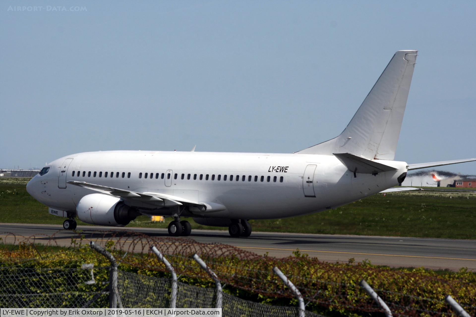 LY-EWE, 1997 Boeing 737-33R C/N 28873, LY-EWE landed rw 04L