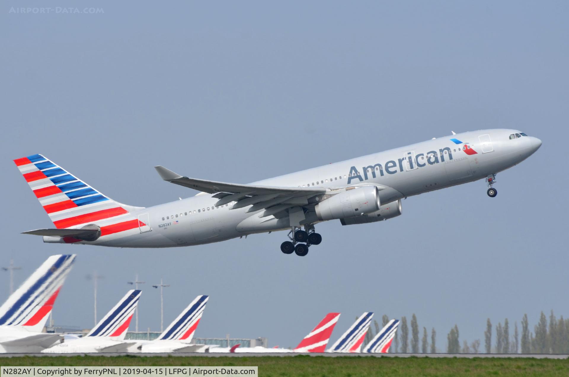 N282AY, 2009 Airbus A330-243 C/N 1069, American A332 departing