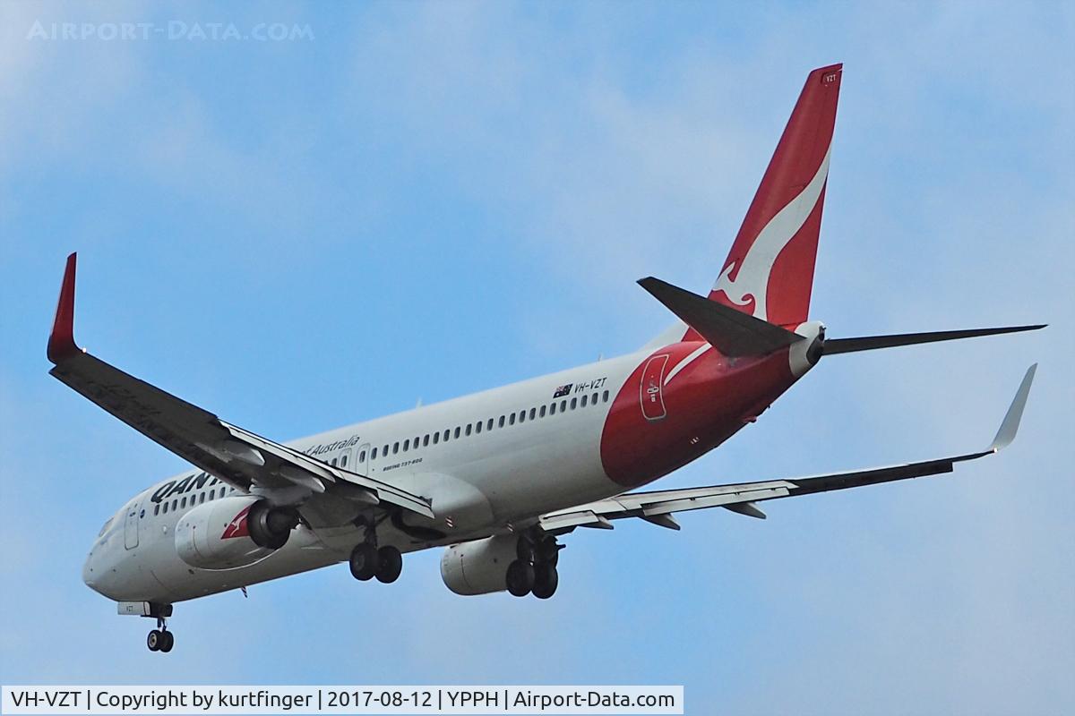 VH-VZT, 2011 Boeing 737-838 C/N 34186, Boeing 737-800. Qantas VH-VZT YPPH Brickworks 12/08/17. P8120013