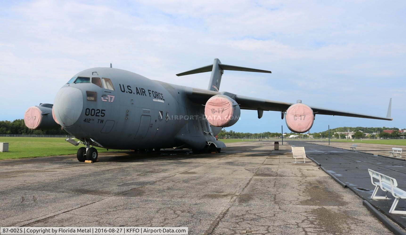 87-0025, 1987 McDonnell Douglas C-17A Globemaster III C/N F-001/T-1, C-17A