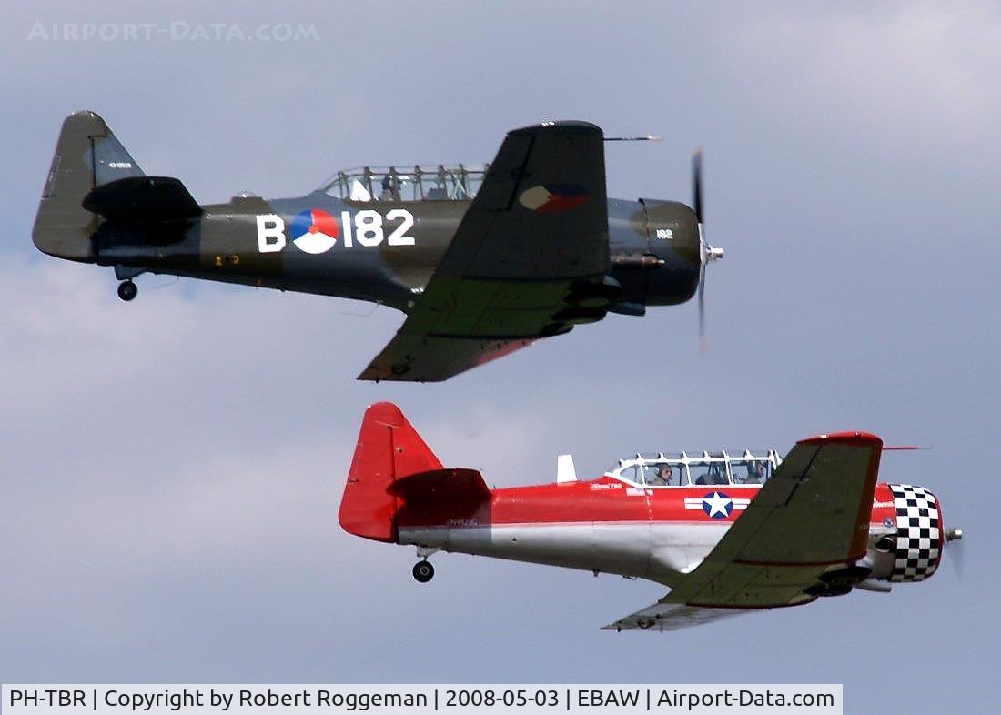 PH-TBR, 1943 Noorduyn AT-16 Harvard IIB C/N 14A-808, STAMPE FLY IN.
EX B-182.
N4109C.